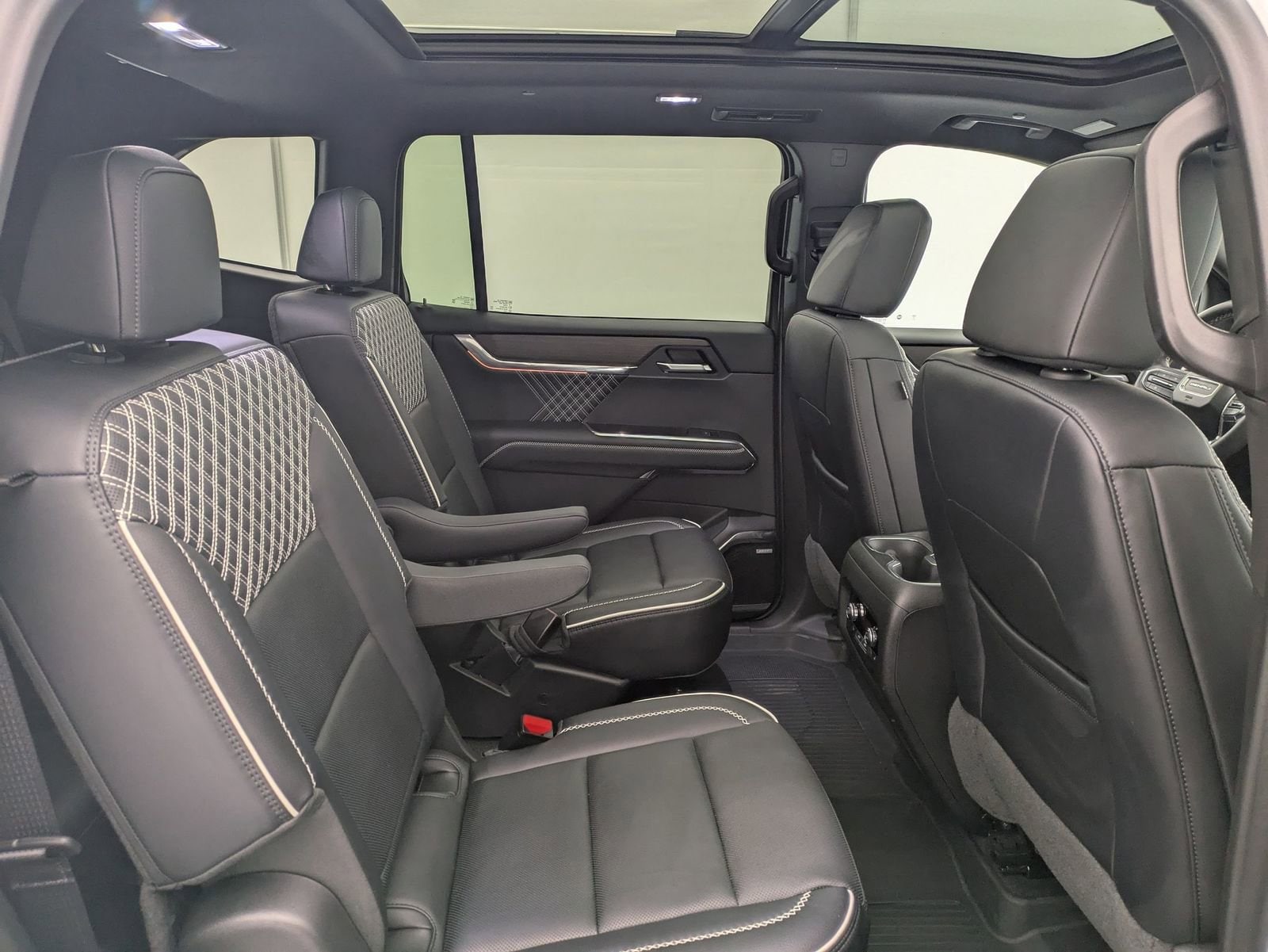 Thumbnail: 2024 GMC Acadia - 22