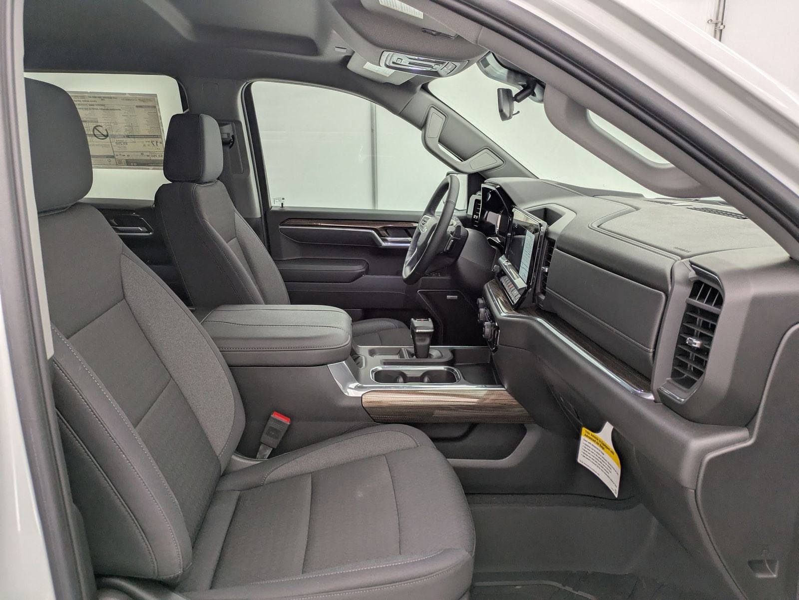 Thumbnail: 2025 Chevrolet Silverado 1500 - 24