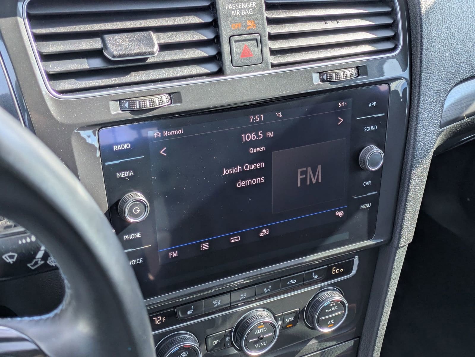 Thumbnail: 2019 Volkswagen e-Golf - 29