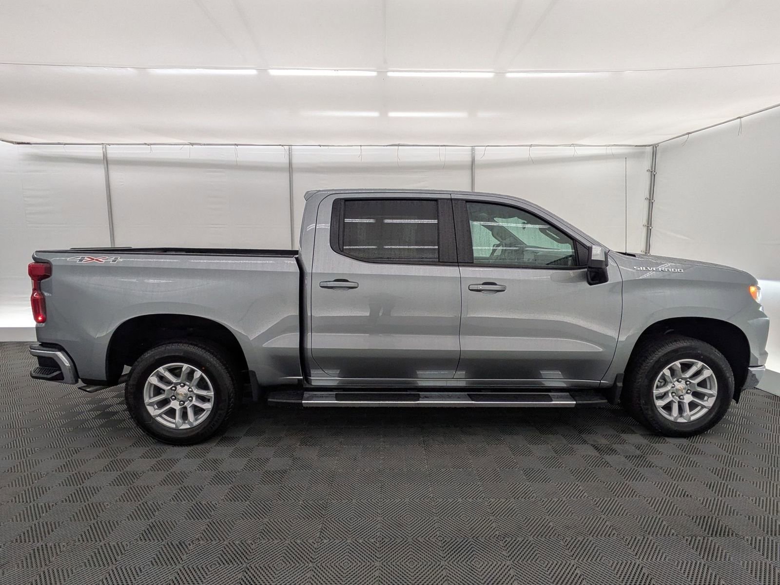 Thumbnail: 2026 Chevrolet Silverado 1500 - 7