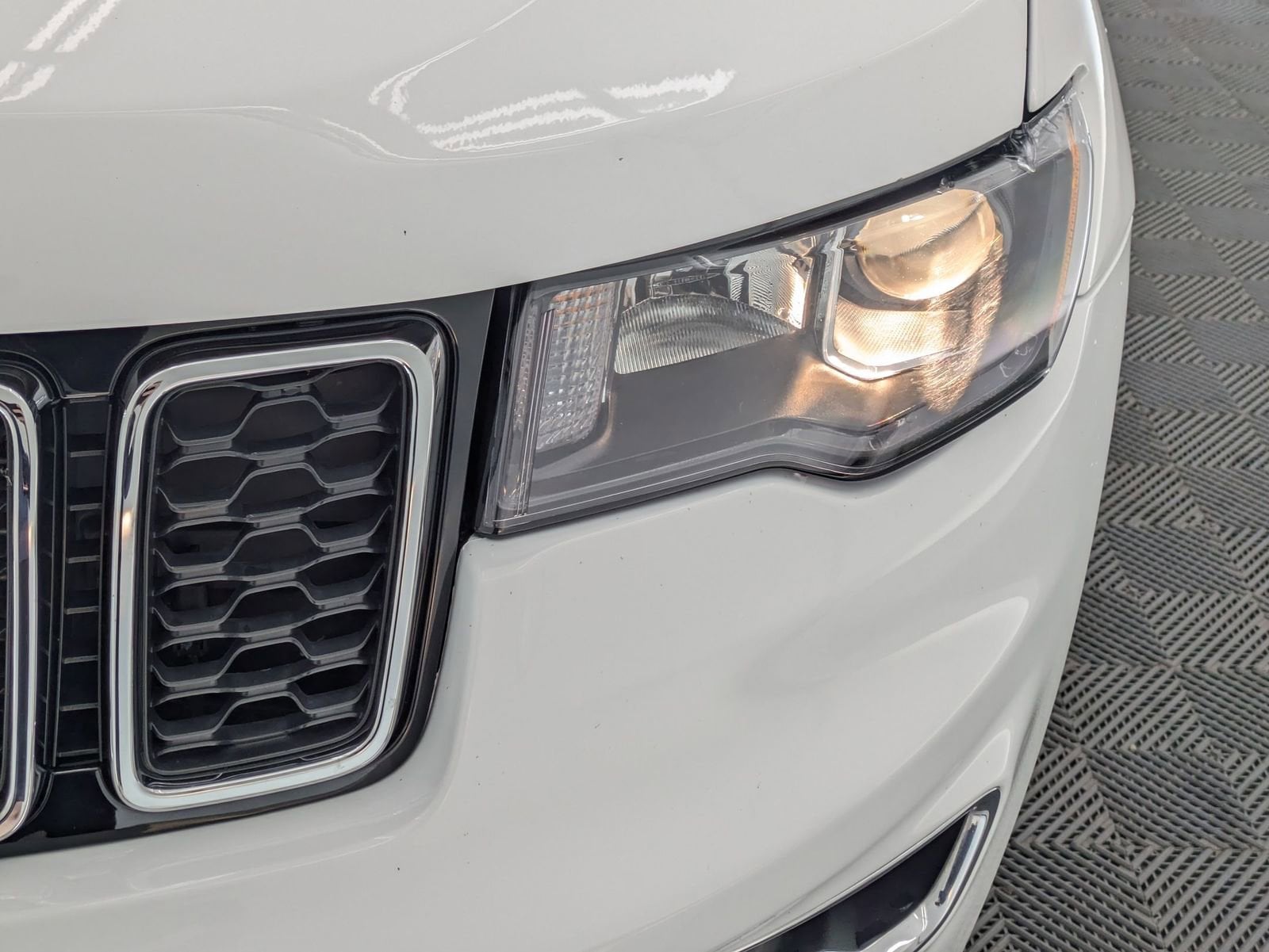 Thumbnail: 2019 Jeep Grand Cherokee - 9