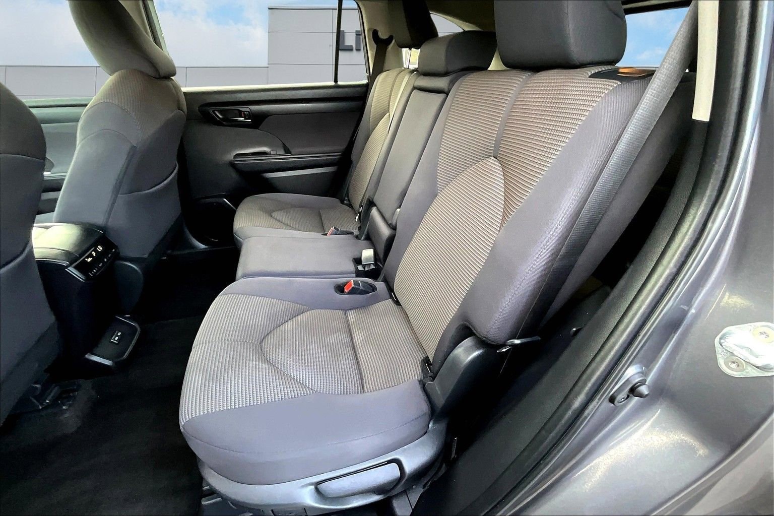 Thumbnail: 2024 Toyota Highlander - 13