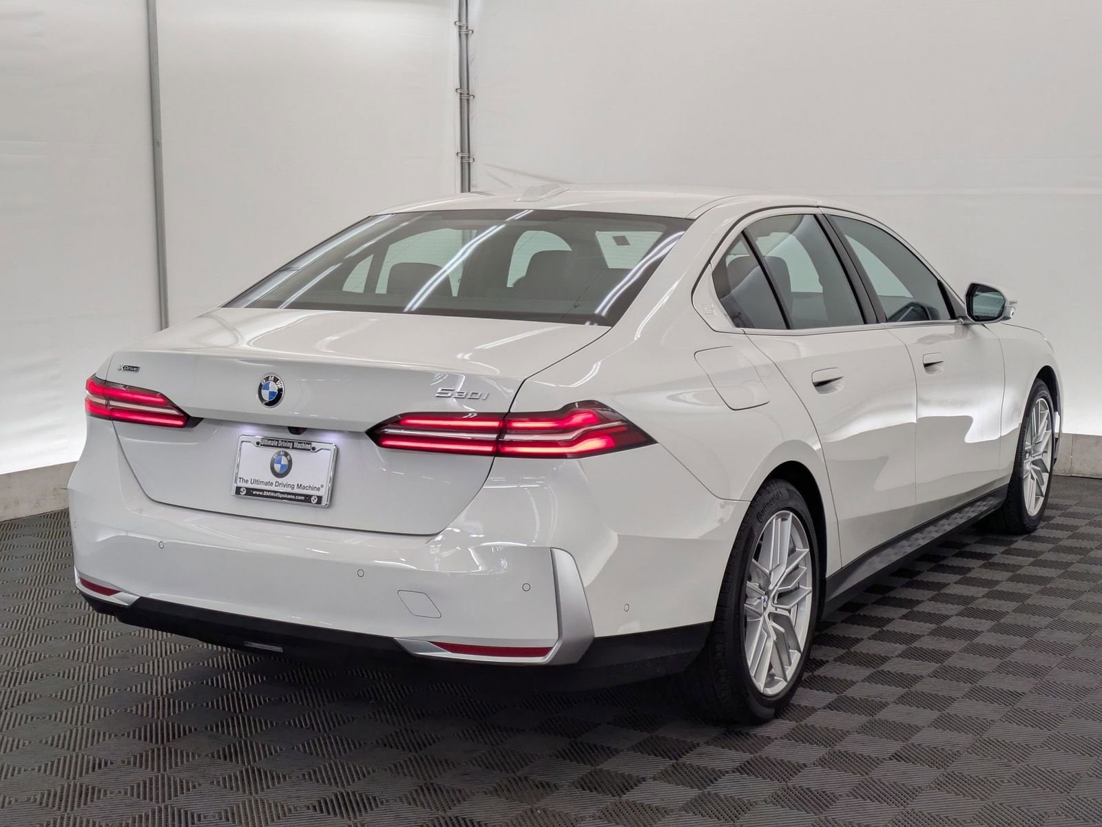 Thumbnail: 2025 BMW 5 Series - 6
