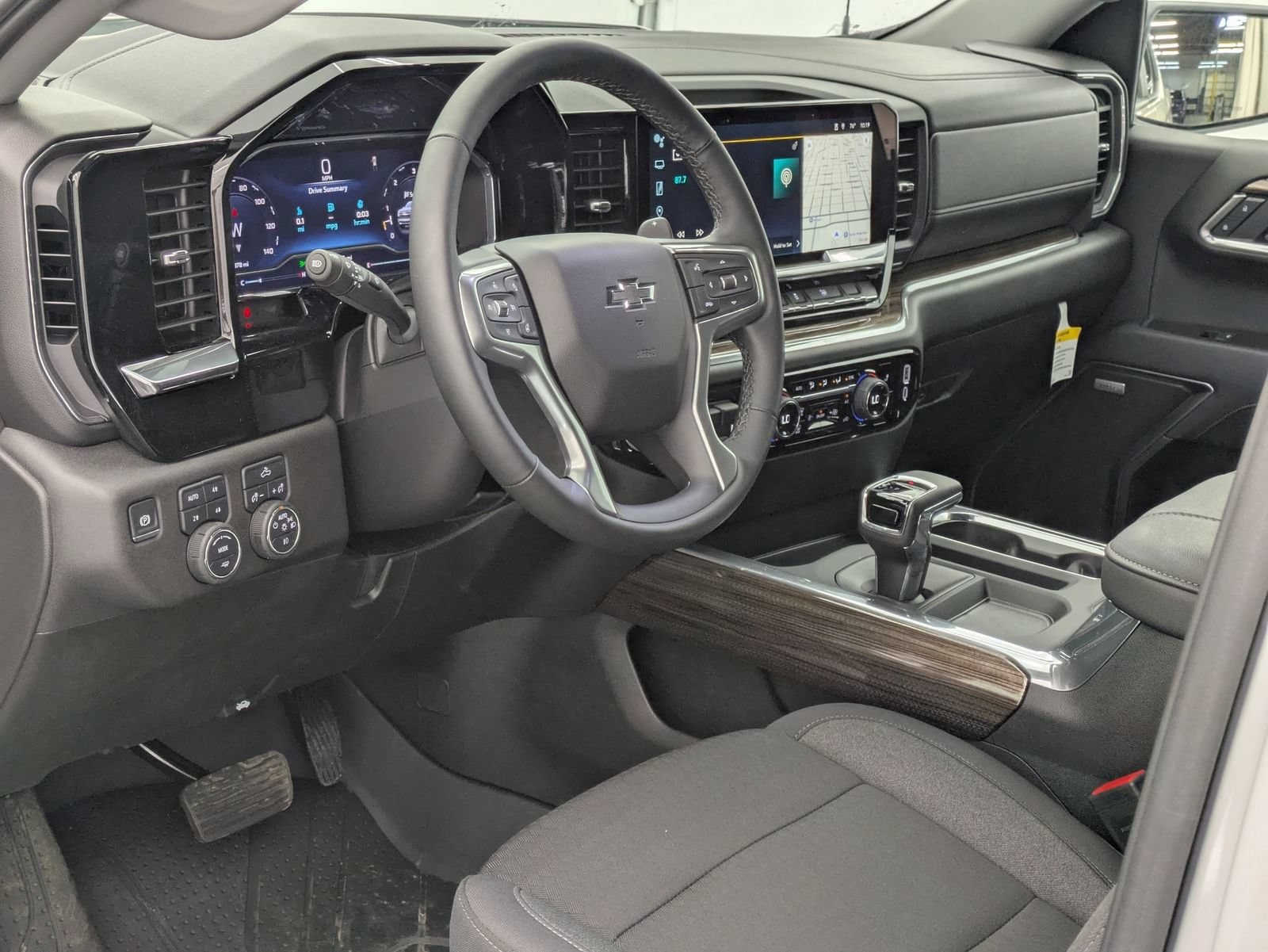 Thumbnail: 2025 Chevrolet Silverado 1500 - 2