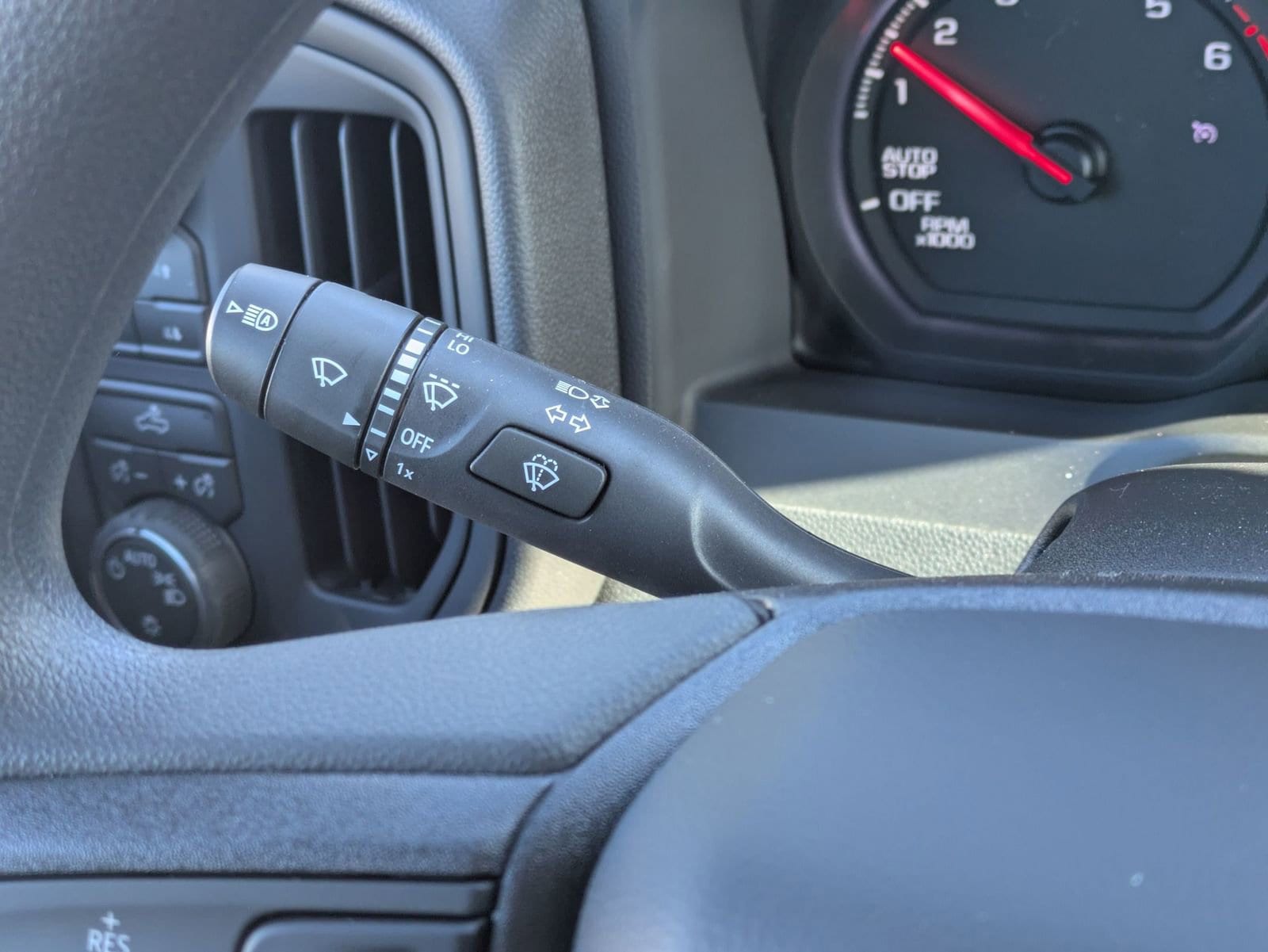 Thumbnail: 2026 Chevrolet Silverado 1500 - 27