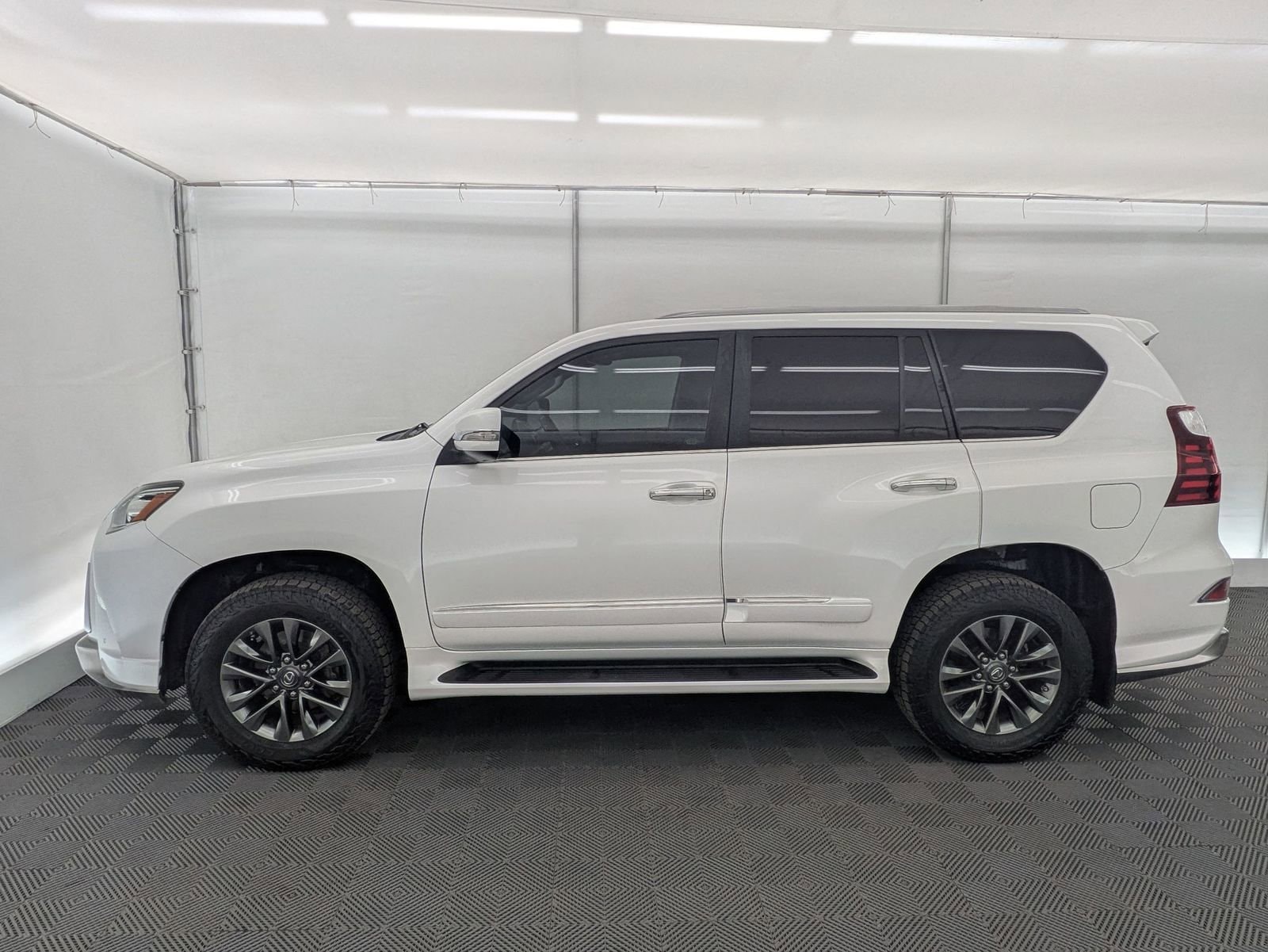 Thumbnail: 2018 Lexus GX - 3