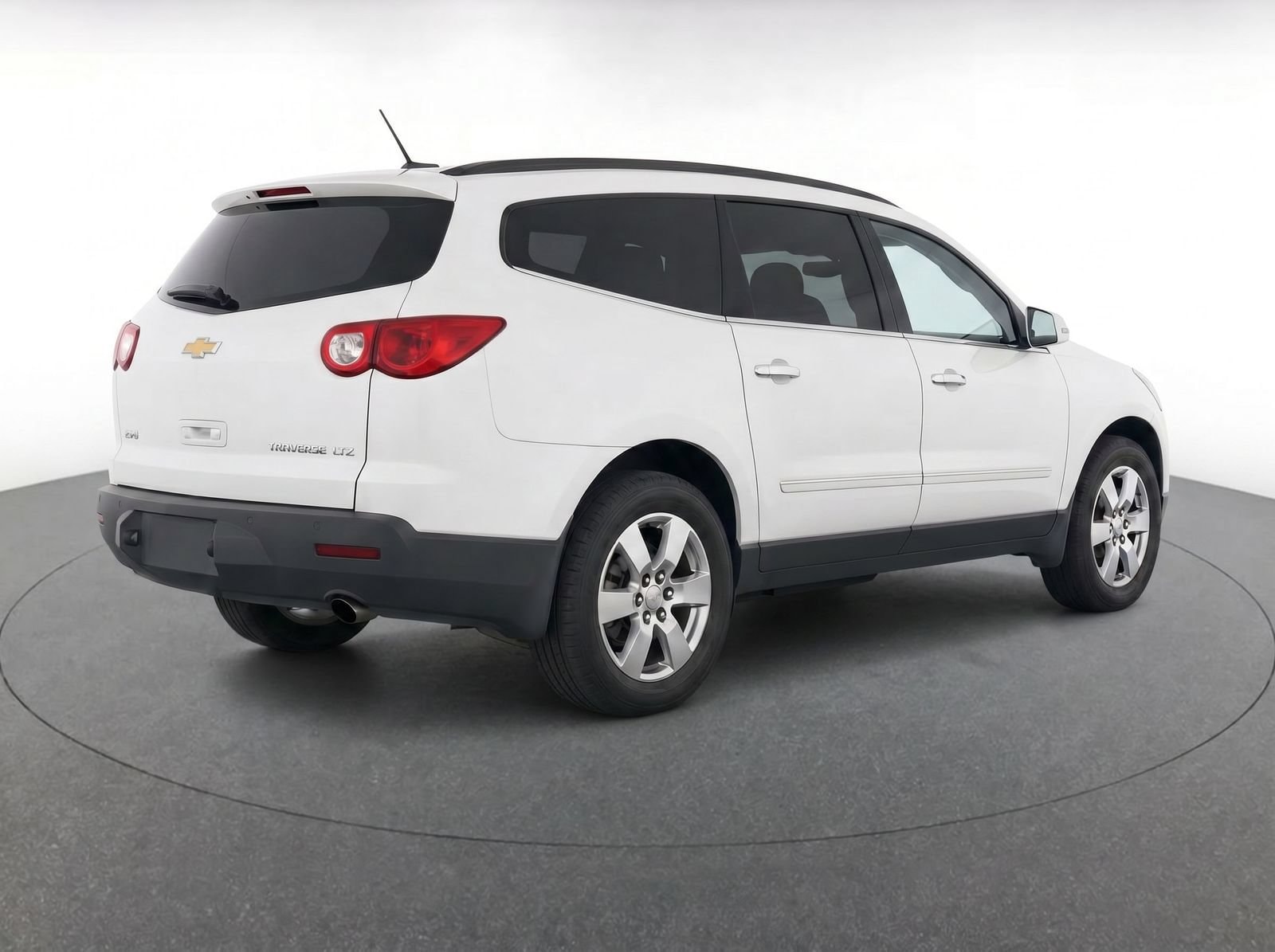 Thumbnail: 2011 Chevrolet Traverse - 5