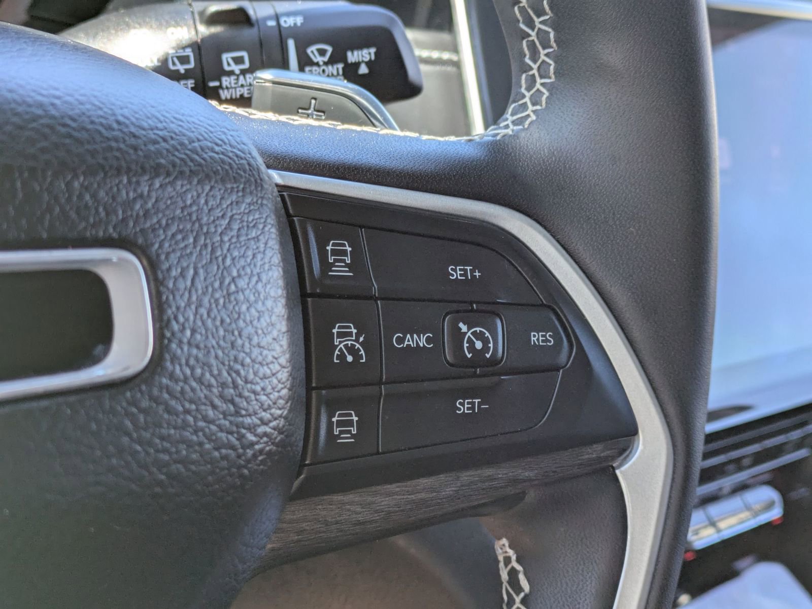 Thumbnail: 2022 Jeep Grand Cherokee - 25