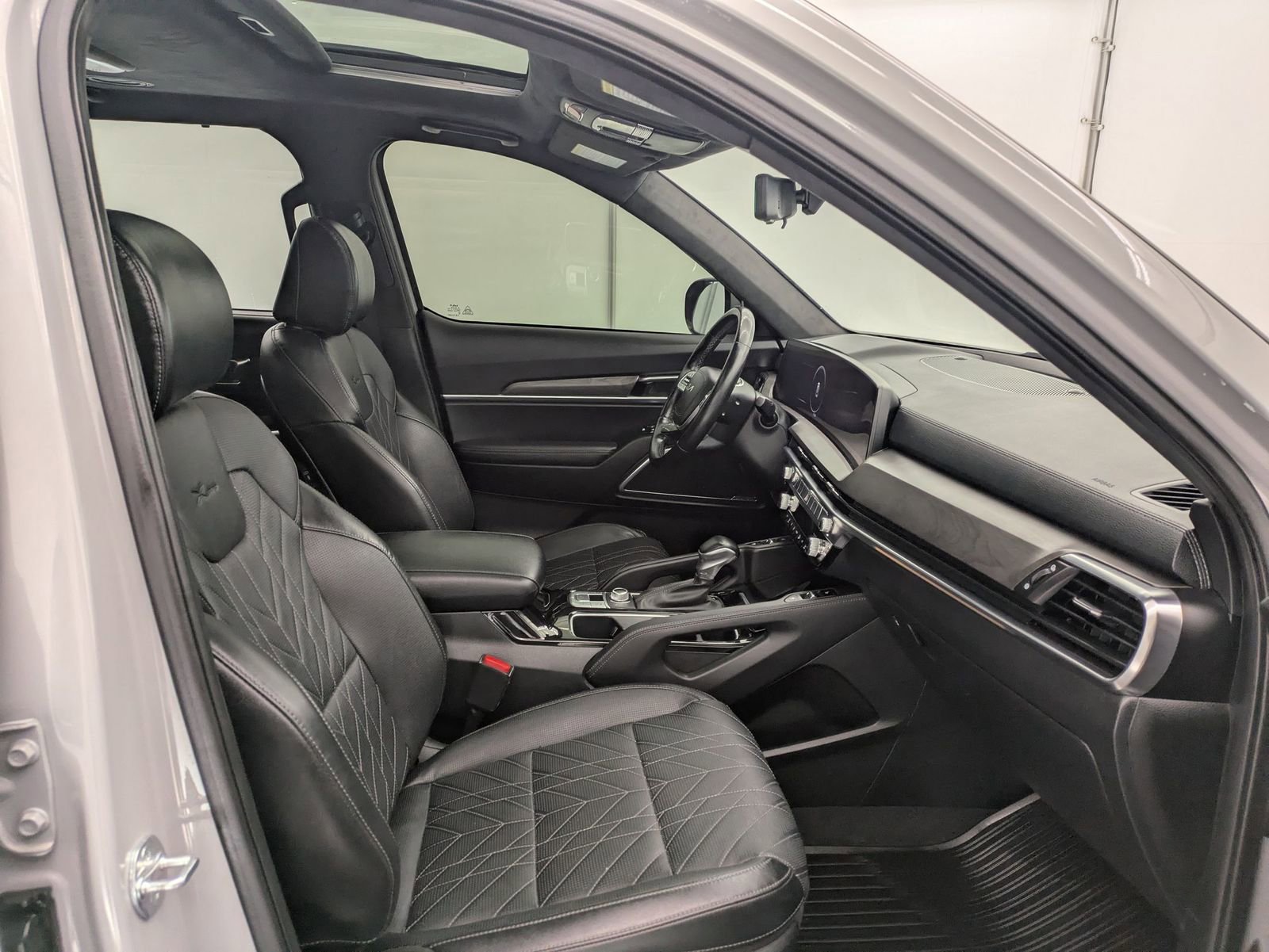 Thumbnail: 2023 Kia Telluride - 22