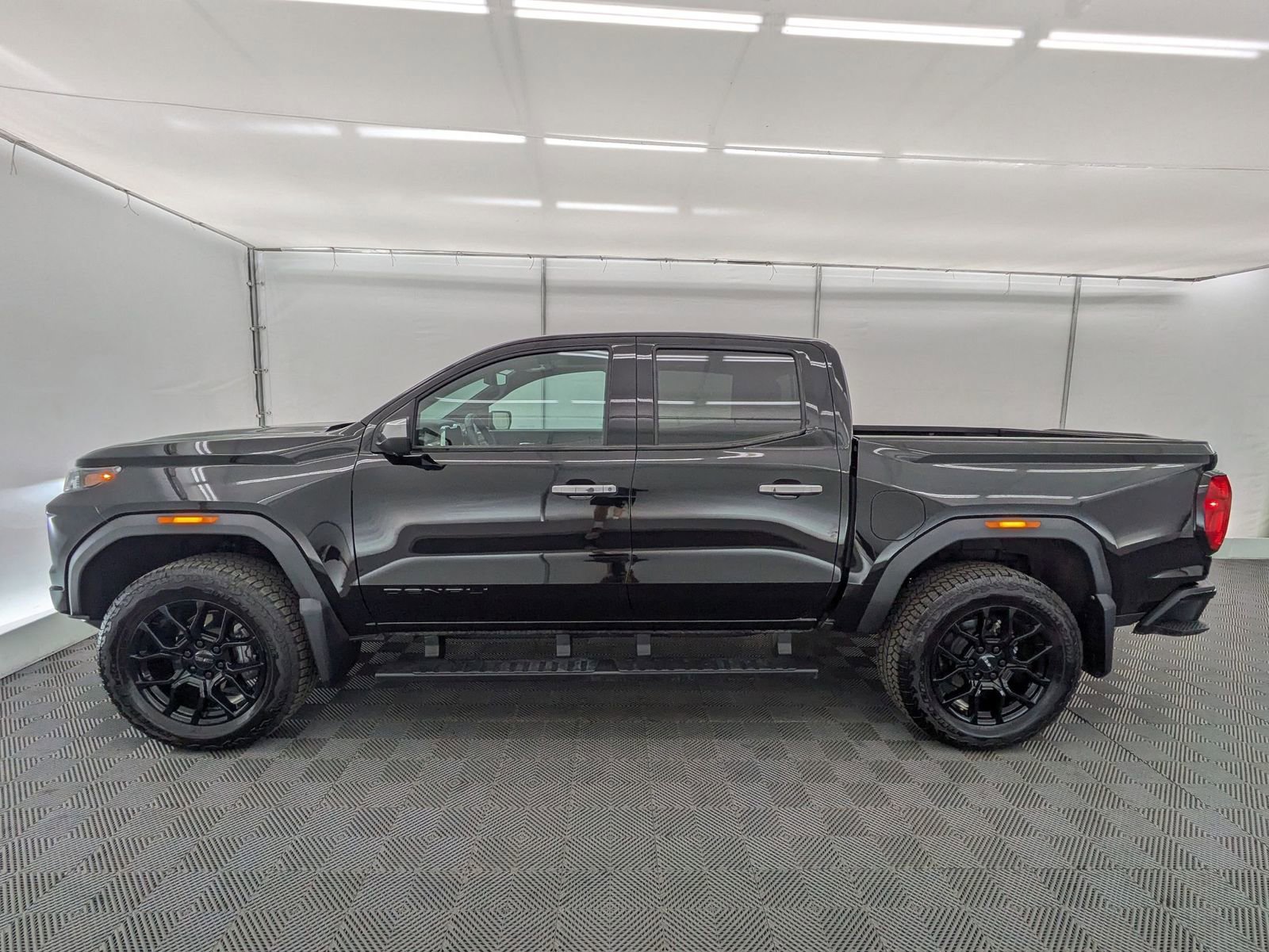 Thumbnail: 2025 GMC Canyon - 3