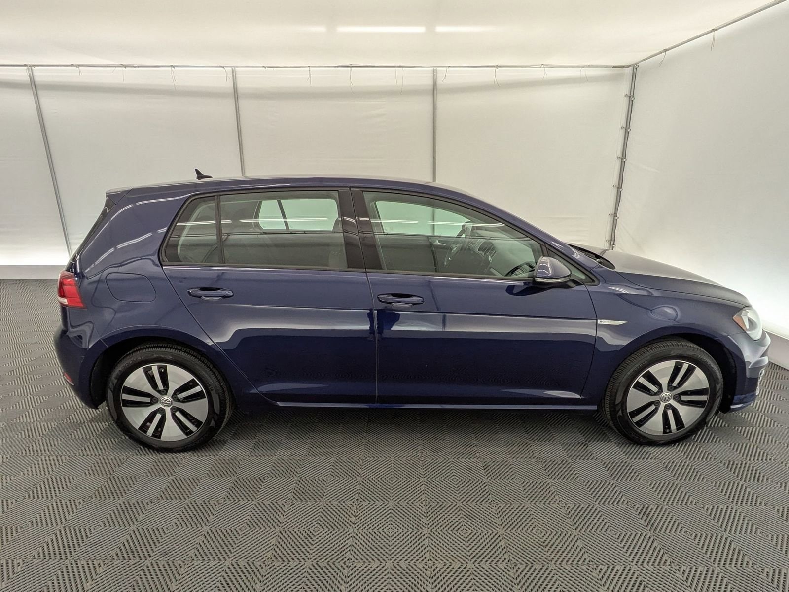 Thumbnail: 2019 Volkswagen e-Golf - 7