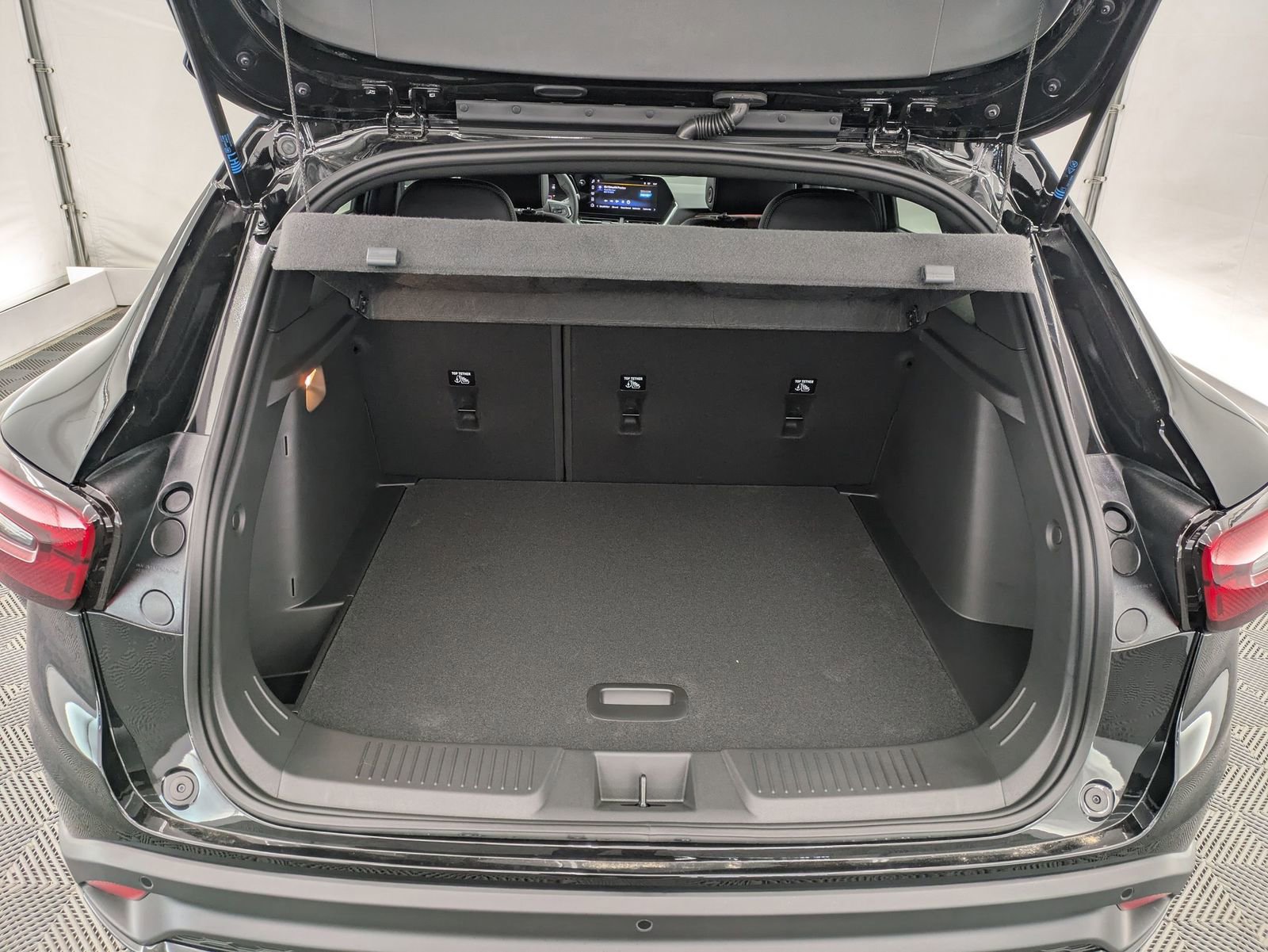Thumbnail: 2026 Chevrolet Trax - 32