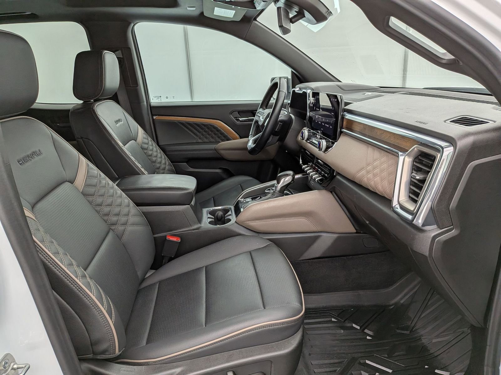 Thumbnail: 2024 GMC Canyon - 21