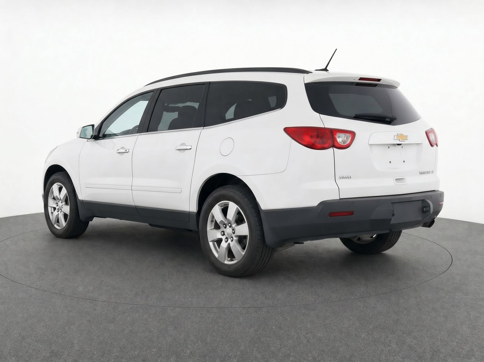 Thumbnail: 2011 Chevrolet Traverse - 4