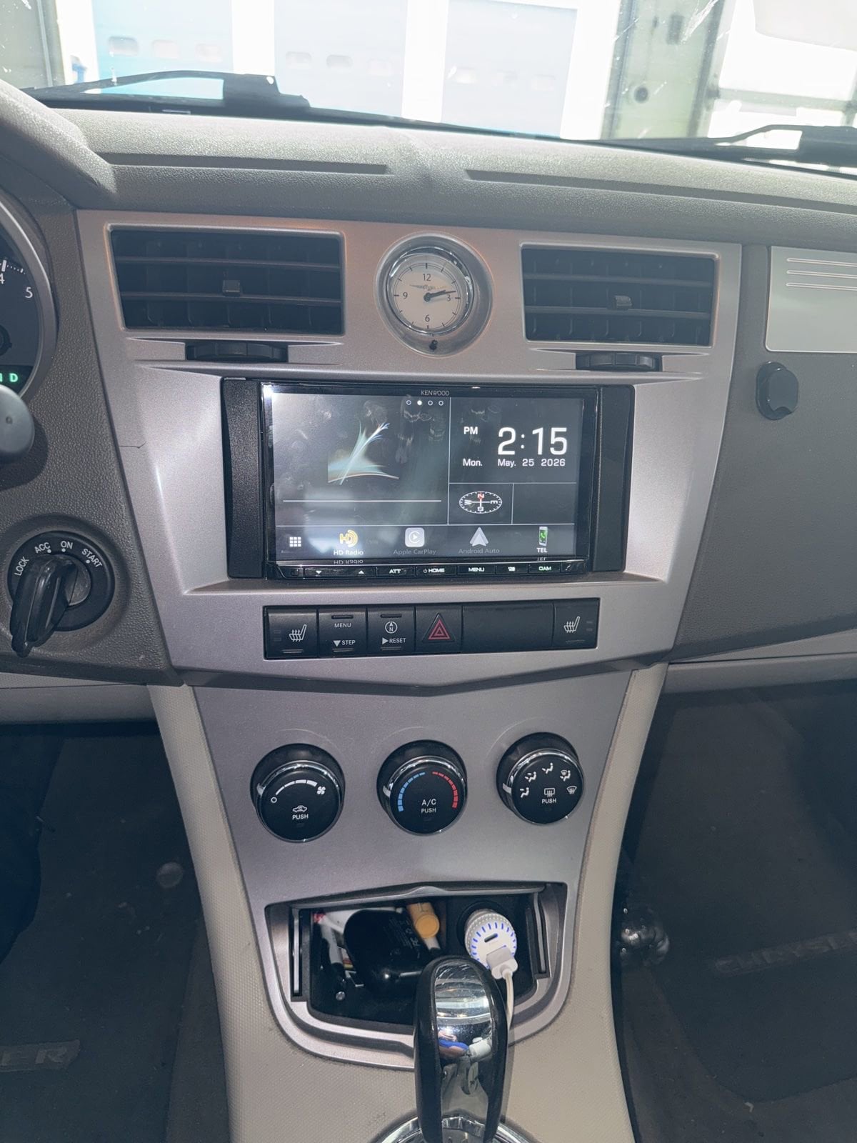 Thumbnail: 2010 Chrysler Sebring - 2