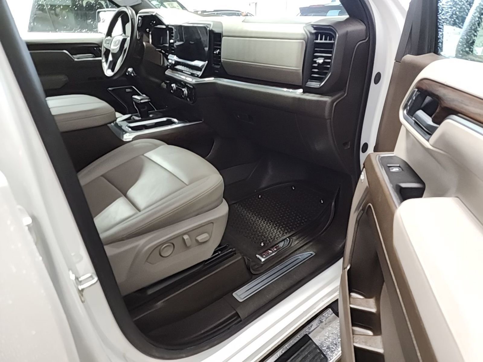 Thumbnail: 2025 GMC Sierra 1500 - 4