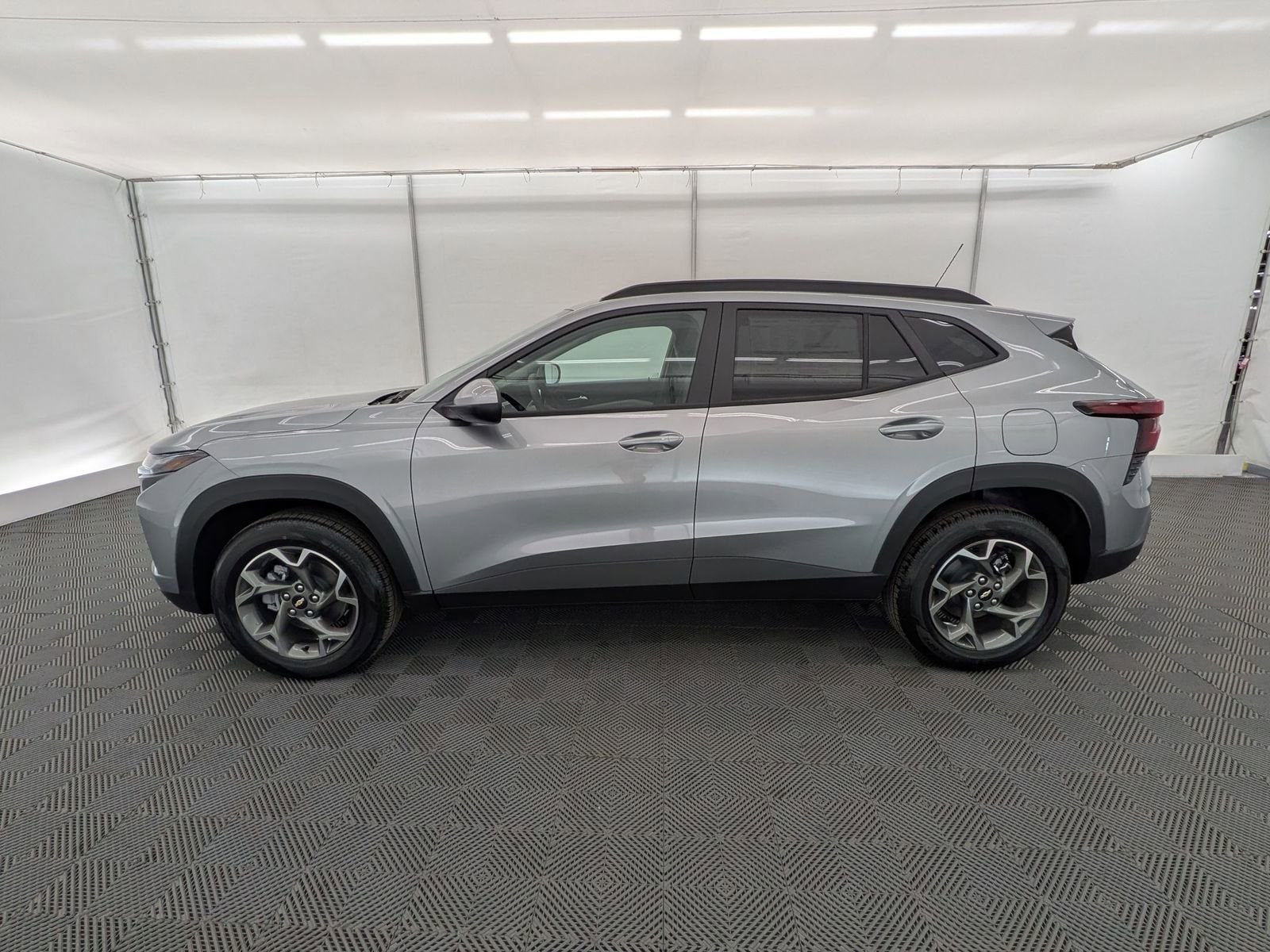 Thumbnail: 2026 Chevrolet Trax - 3