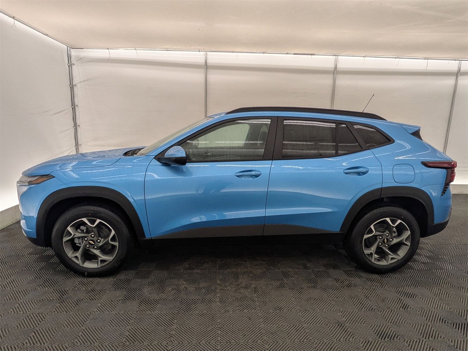 Thumbnail: 2026 Chevrolet Trax - 3