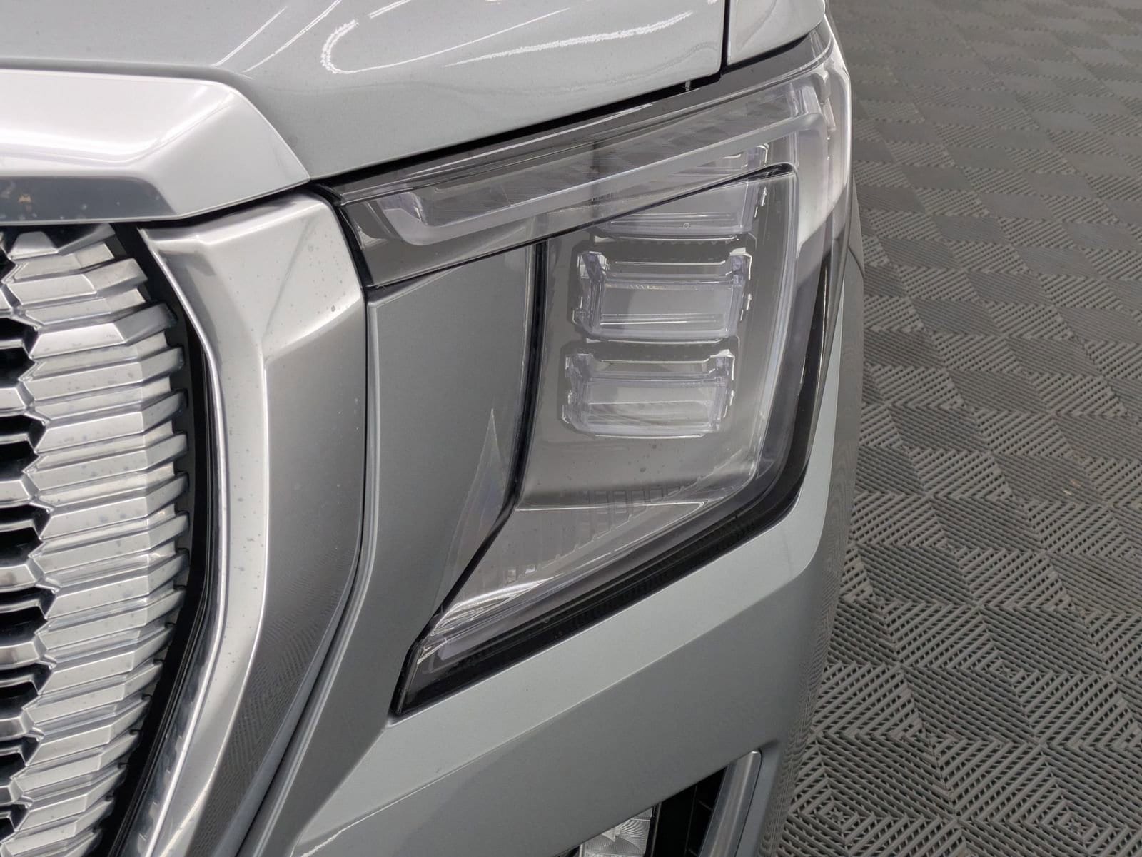 Thumbnail: 2024 GMC Yukon XL - 10