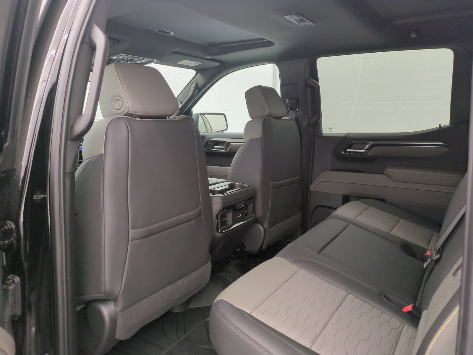 2026 Chevrolet Silverado 1500 ZR2 - Photo 17