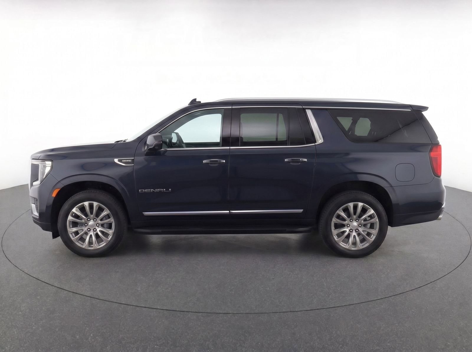 Thumbnail: 2024 GMC Yukon XL - 3