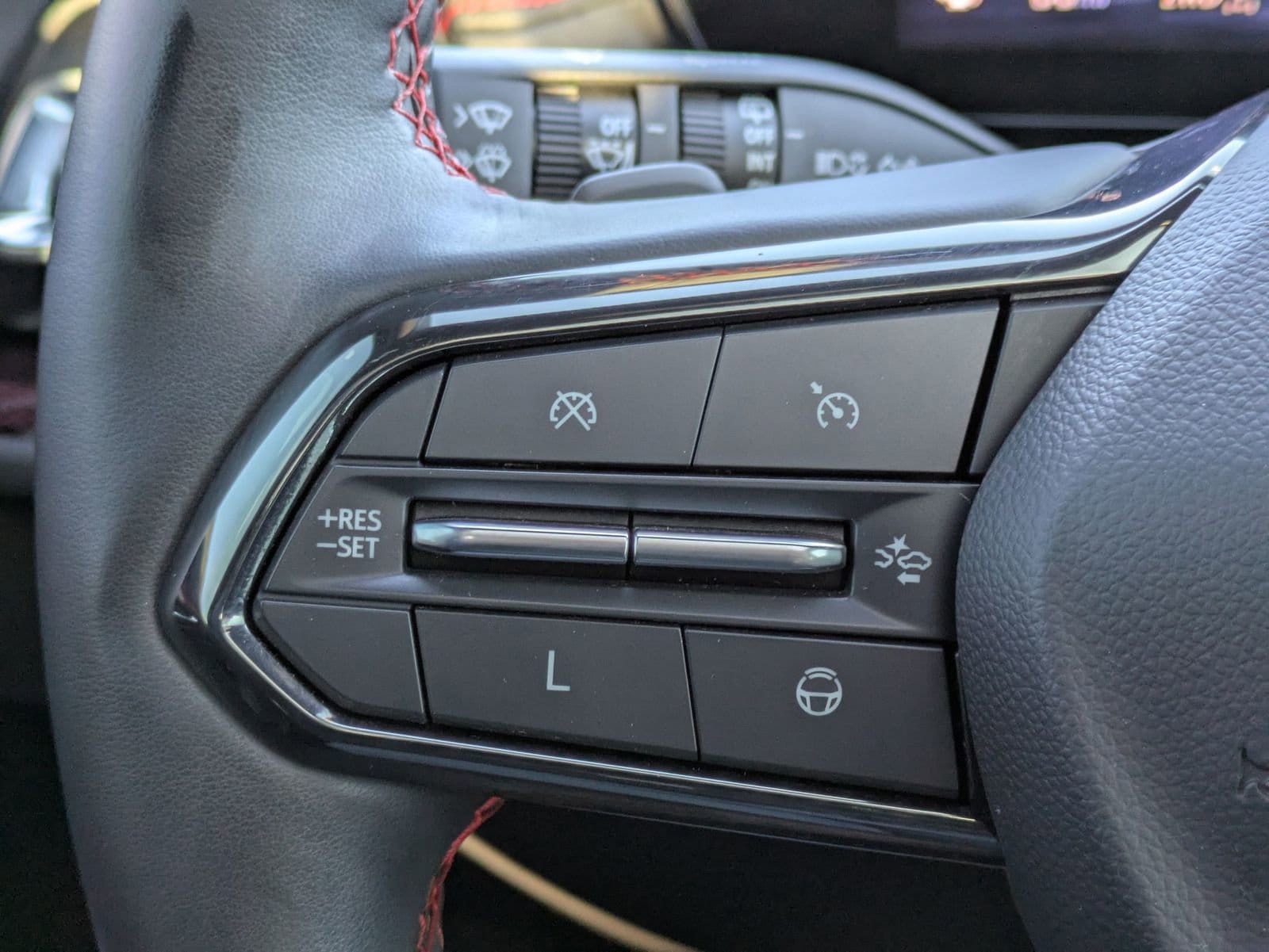 Thumbnail: 2024 Chevrolet Traverse - 25