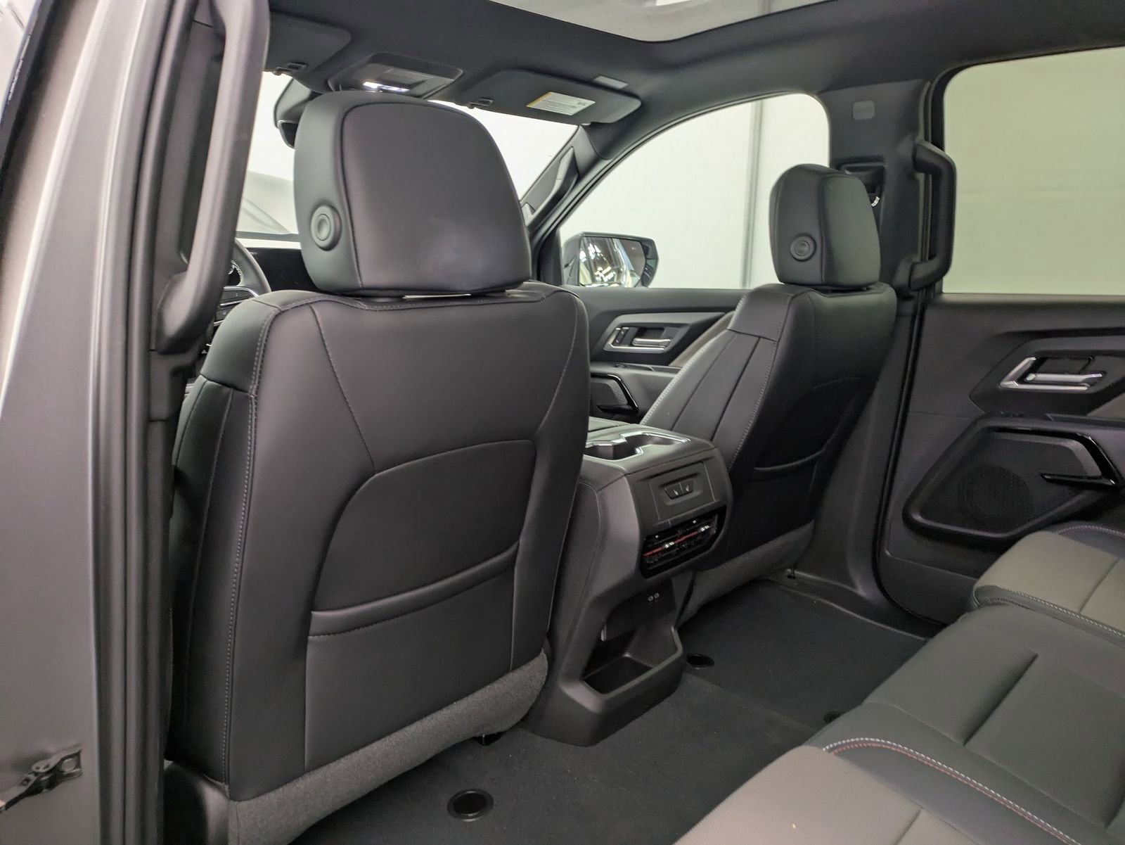 Thumbnail: 2026 Chevrolet Silverado EV - 19