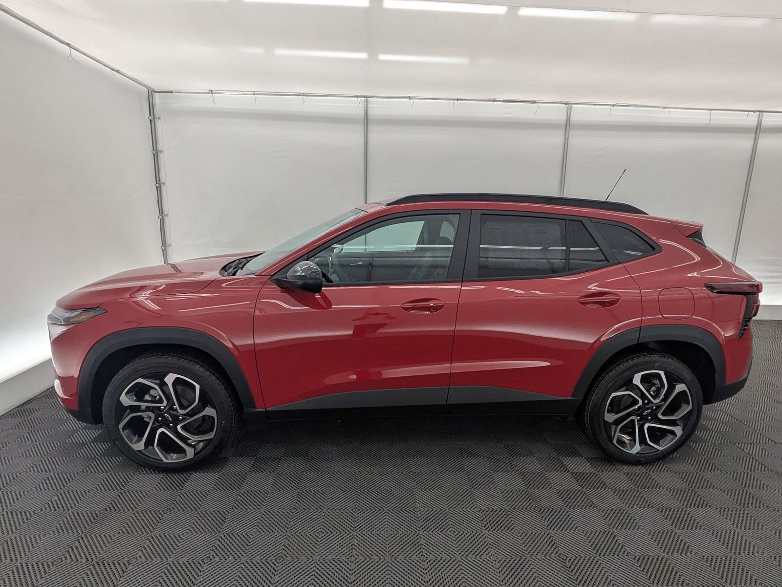 Thumbnail: 2026 Chevrolet Trax - 3