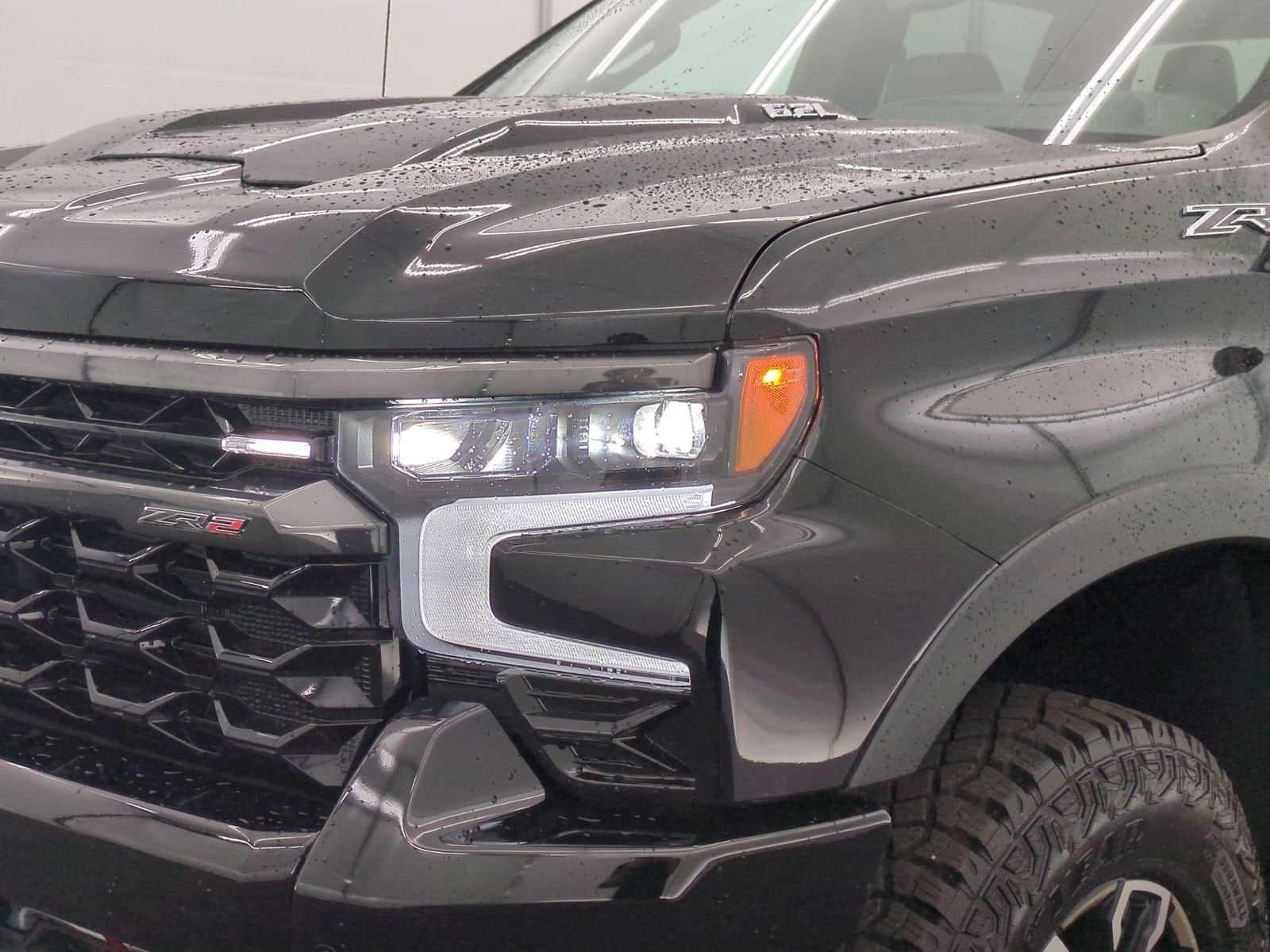 2026 Chevrolet Silverado 1500 ZR2 - Photo 10