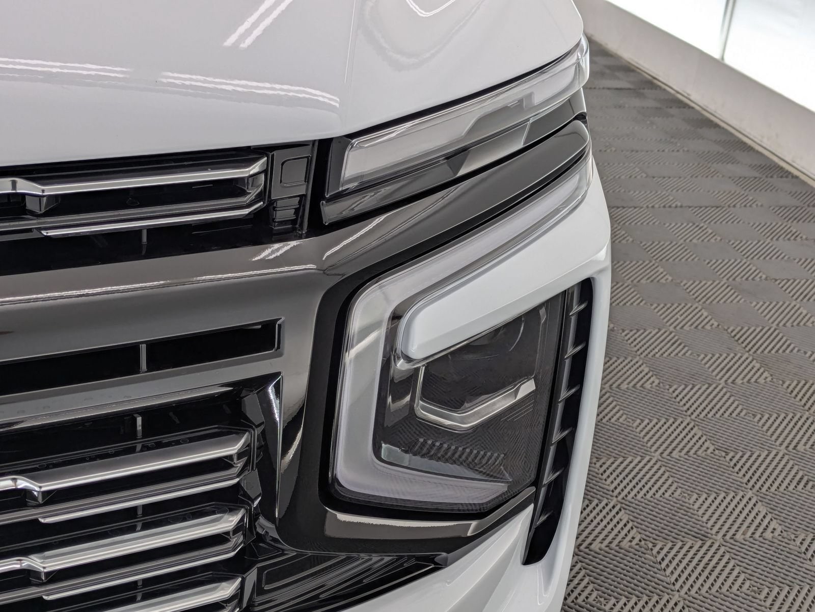 Thumbnail: 2026 Chevrolet Tahoe - 10