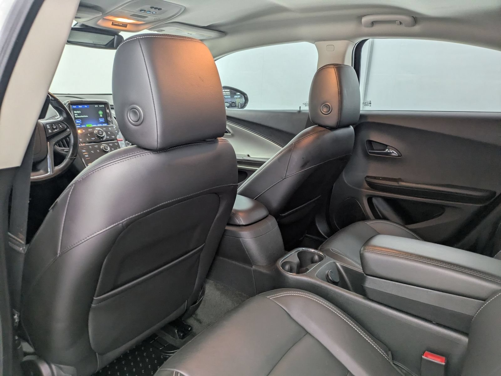 Thumbnail: 2015 Chevrolet Volt - 17