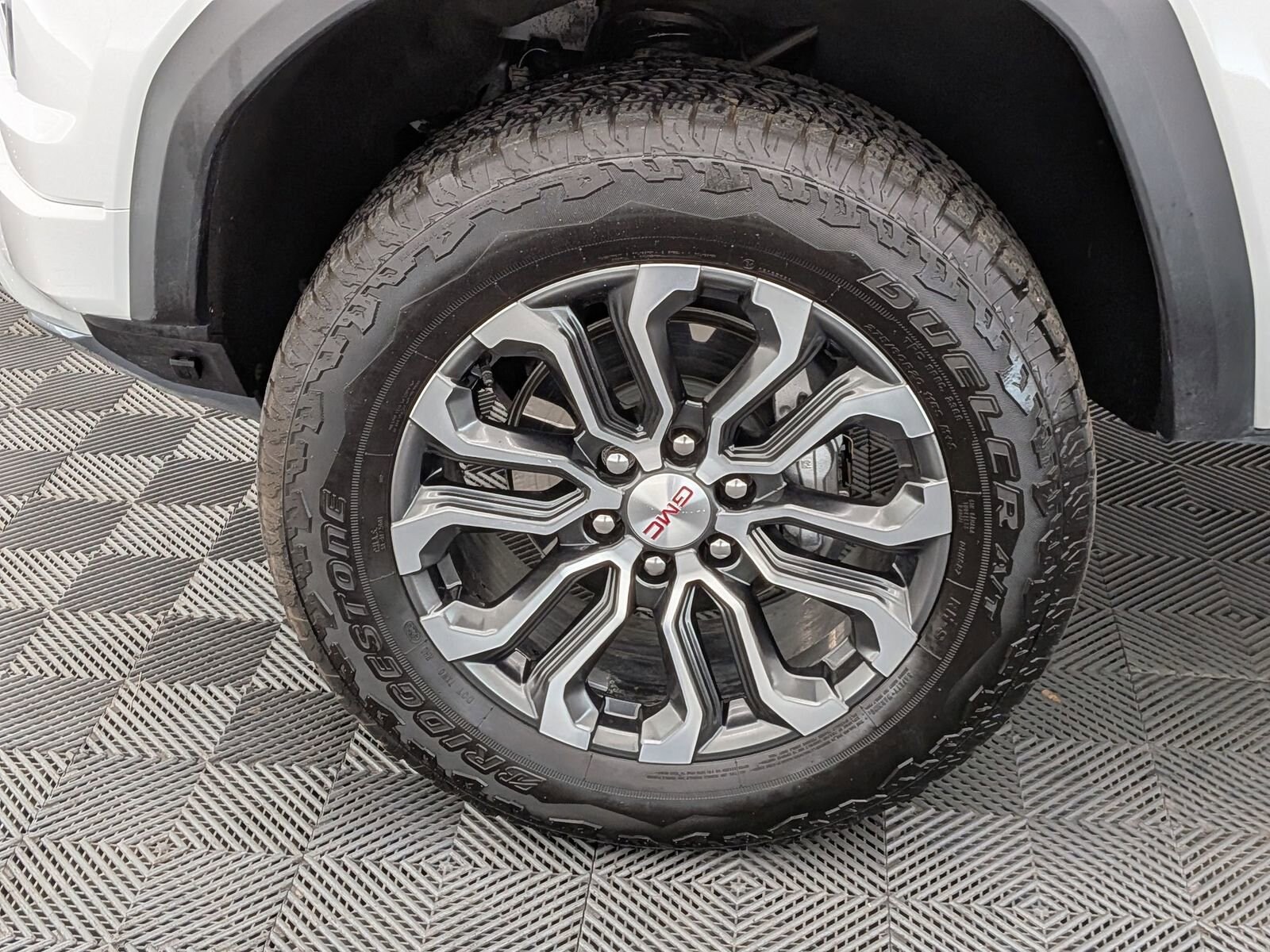 Thumbnail: 2024 GMC Canyon - 13