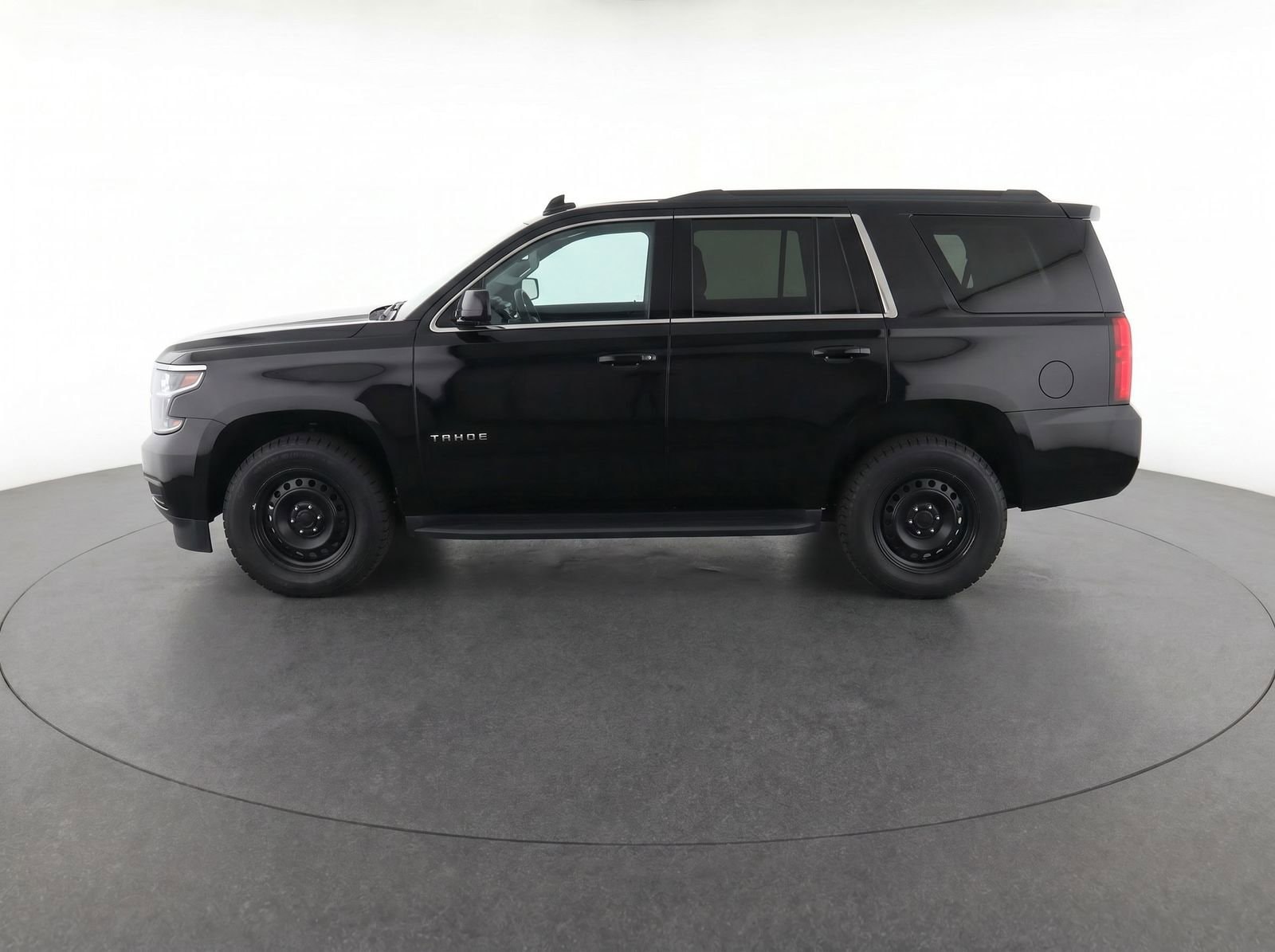 Thumbnail: 2018 Chevrolet Tahoe - 2