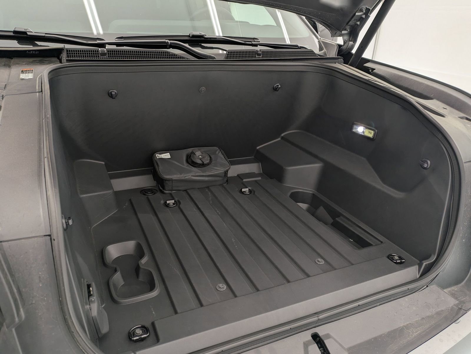 Thumbnail: 2026 Chevrolet Silverado EV - 15