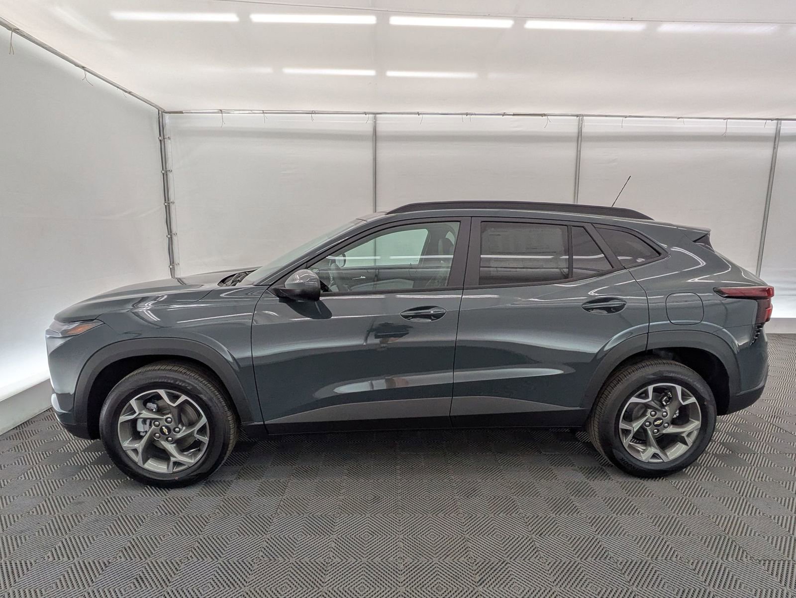 Thumbnail: 2026 Chevrolet Trax - 3