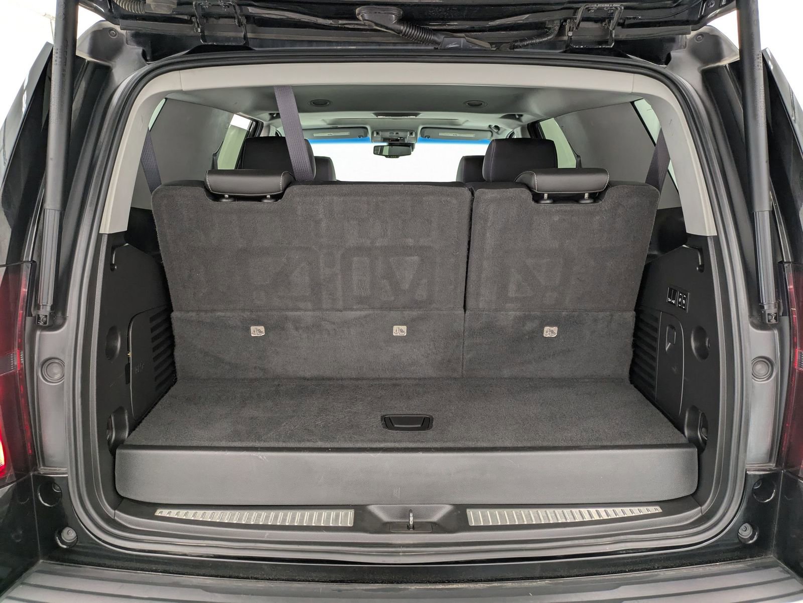Thumbnail: 2016 Chevrolet Tahoe - 34