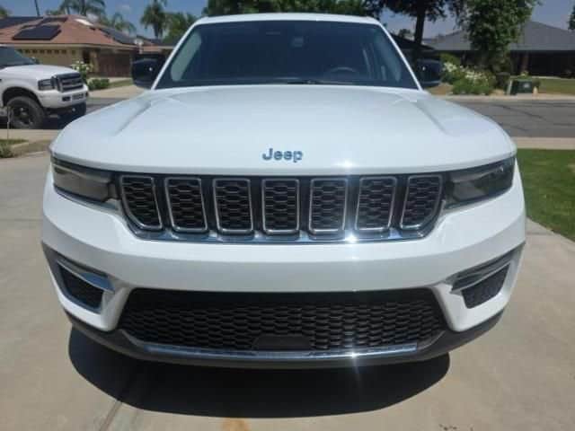 Thumbnail: 2022 Jeep Grand Cherokee - 3