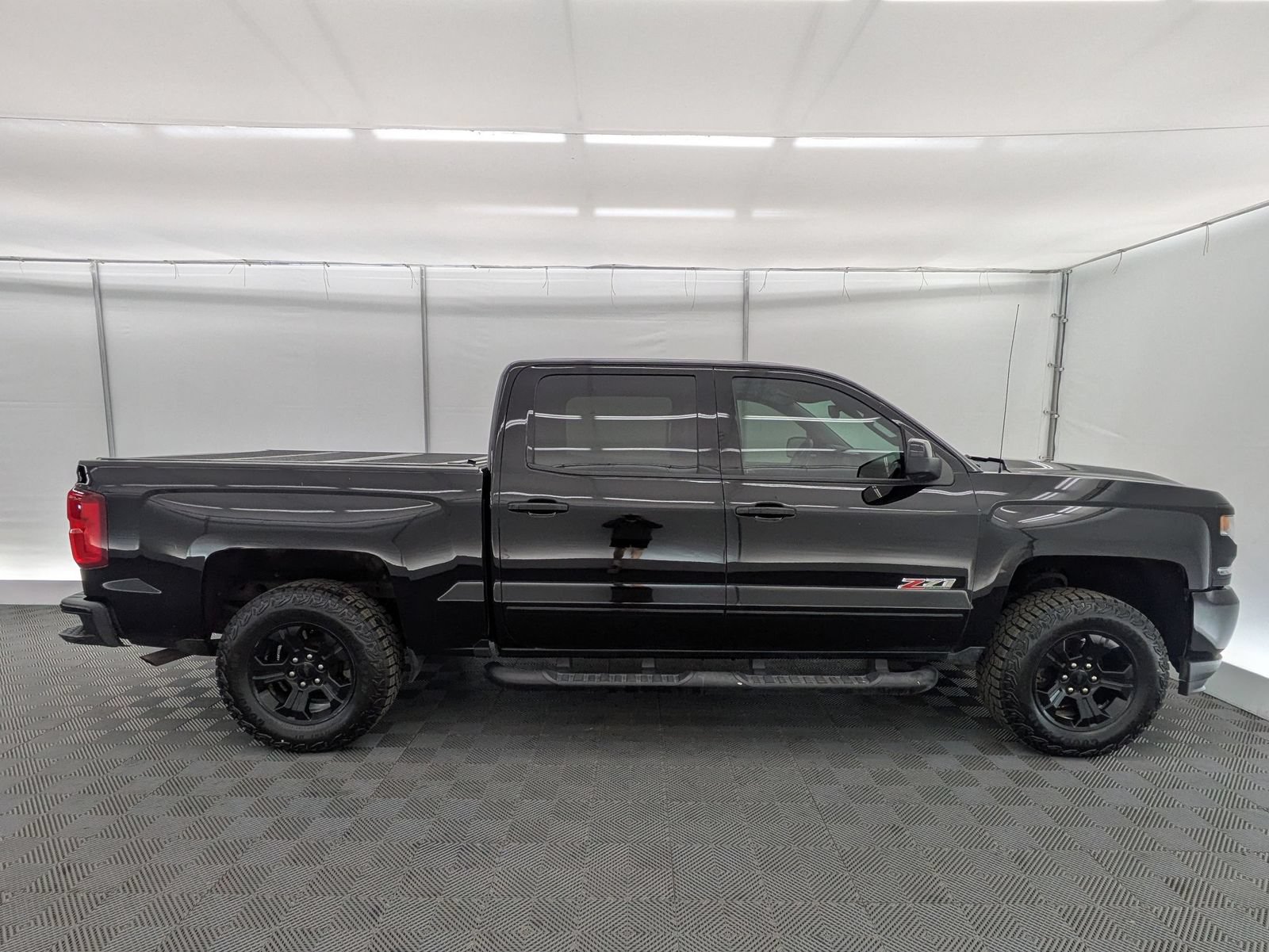 Thumbnail: 2017 Chevrolet Silverado 1500 - 6