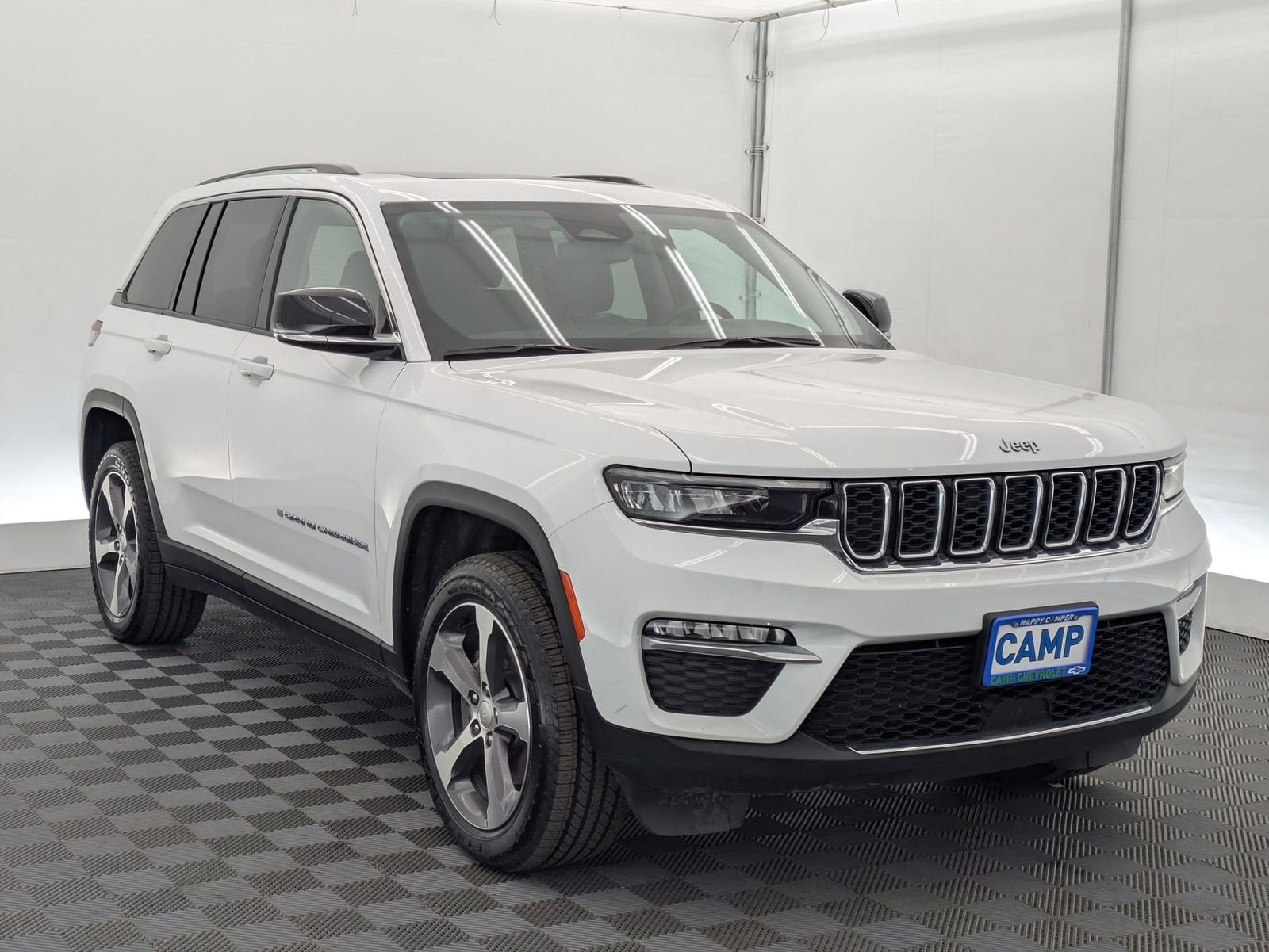 Thumbnail: 2022 Jeep Grand Cherokee - 8