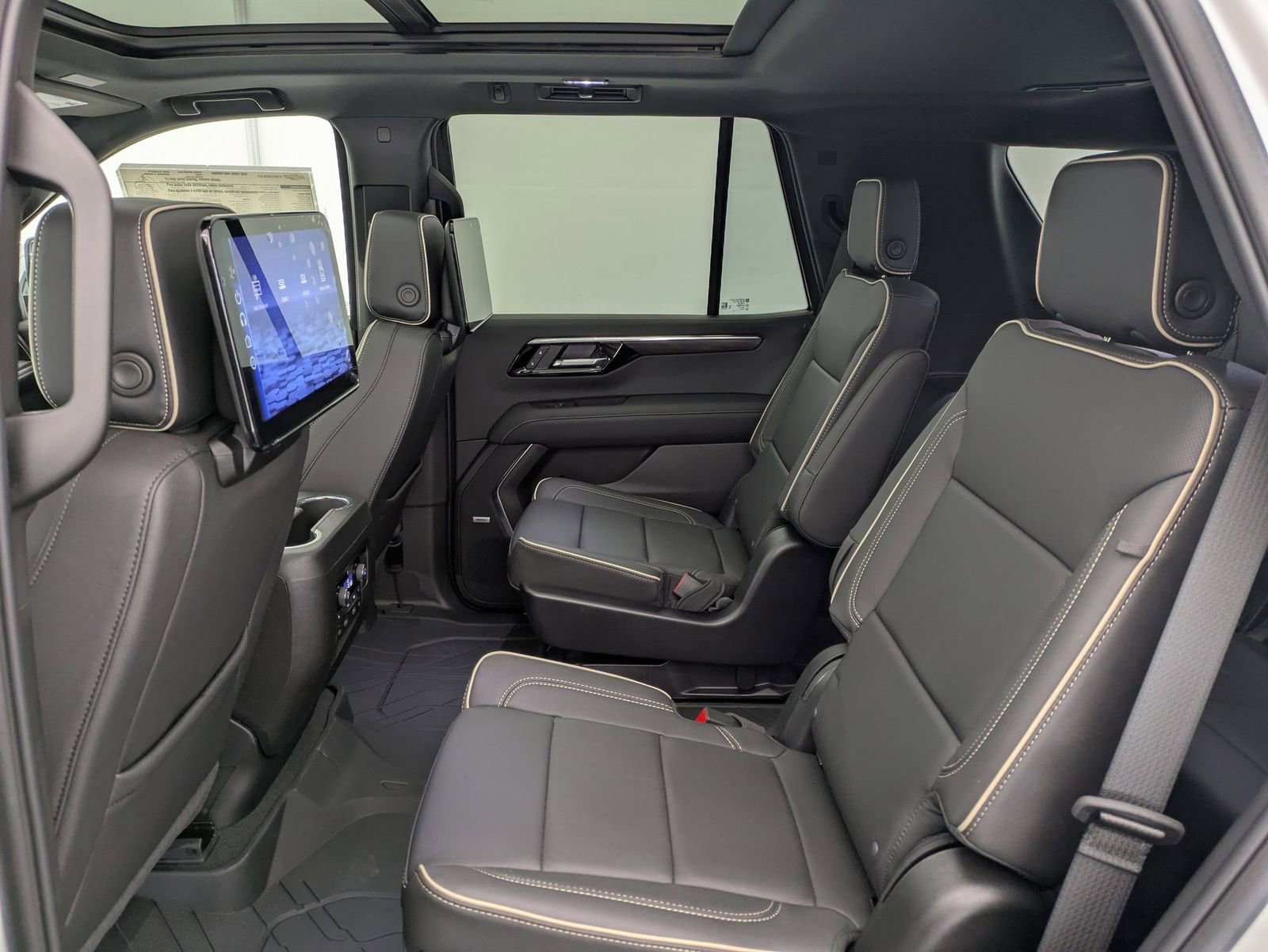 Thumbnail: 2025 Chevrolet Tahoe - 20