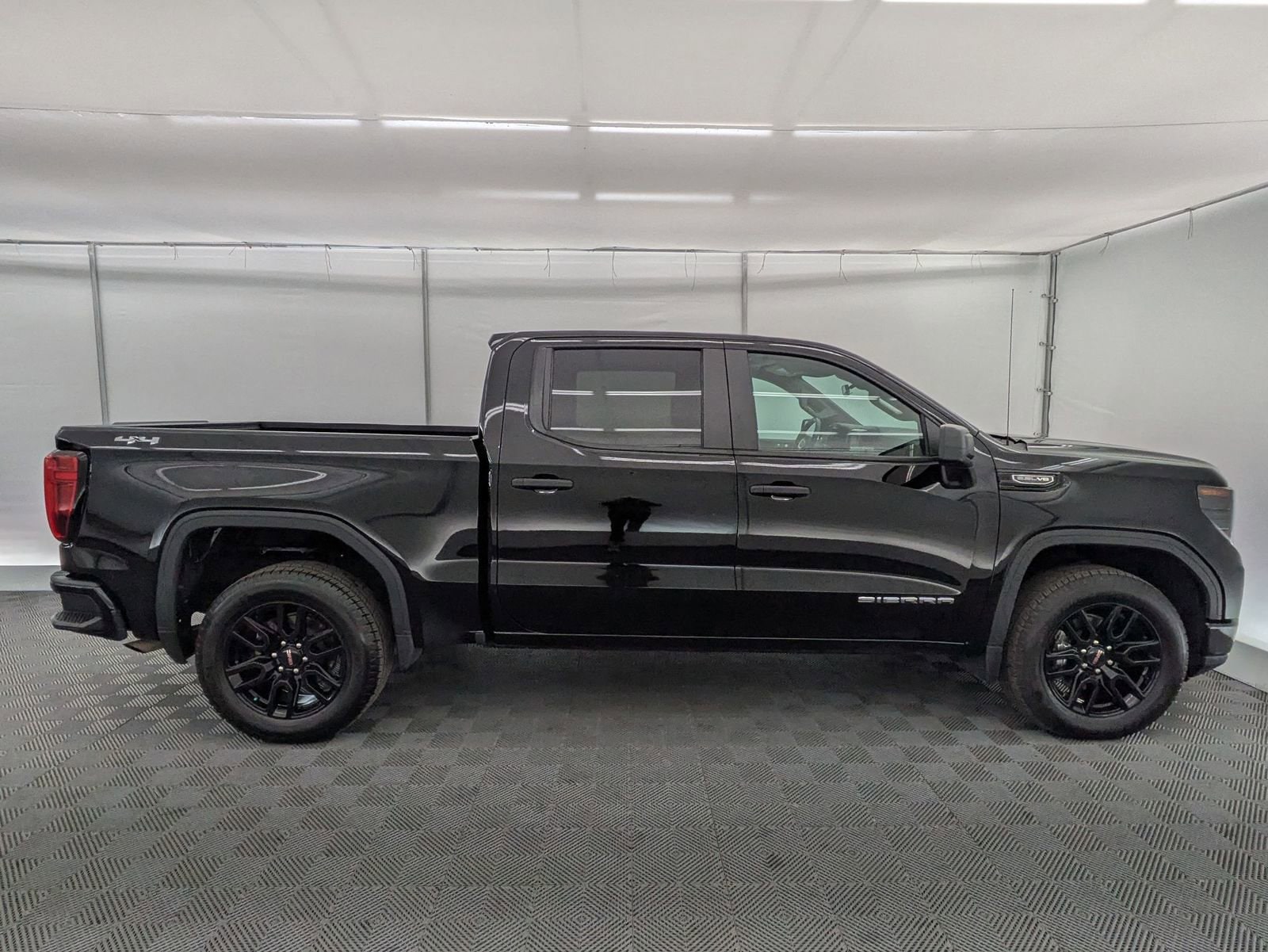 Thumbnail: 2024 GMC Sierra 1500 - 7