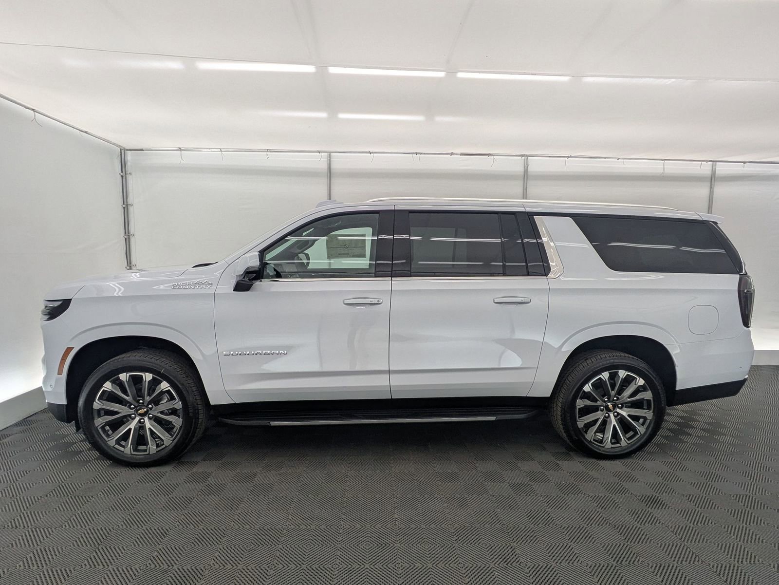 Thumbnail: 2026 Chevrolet Suburban - 3