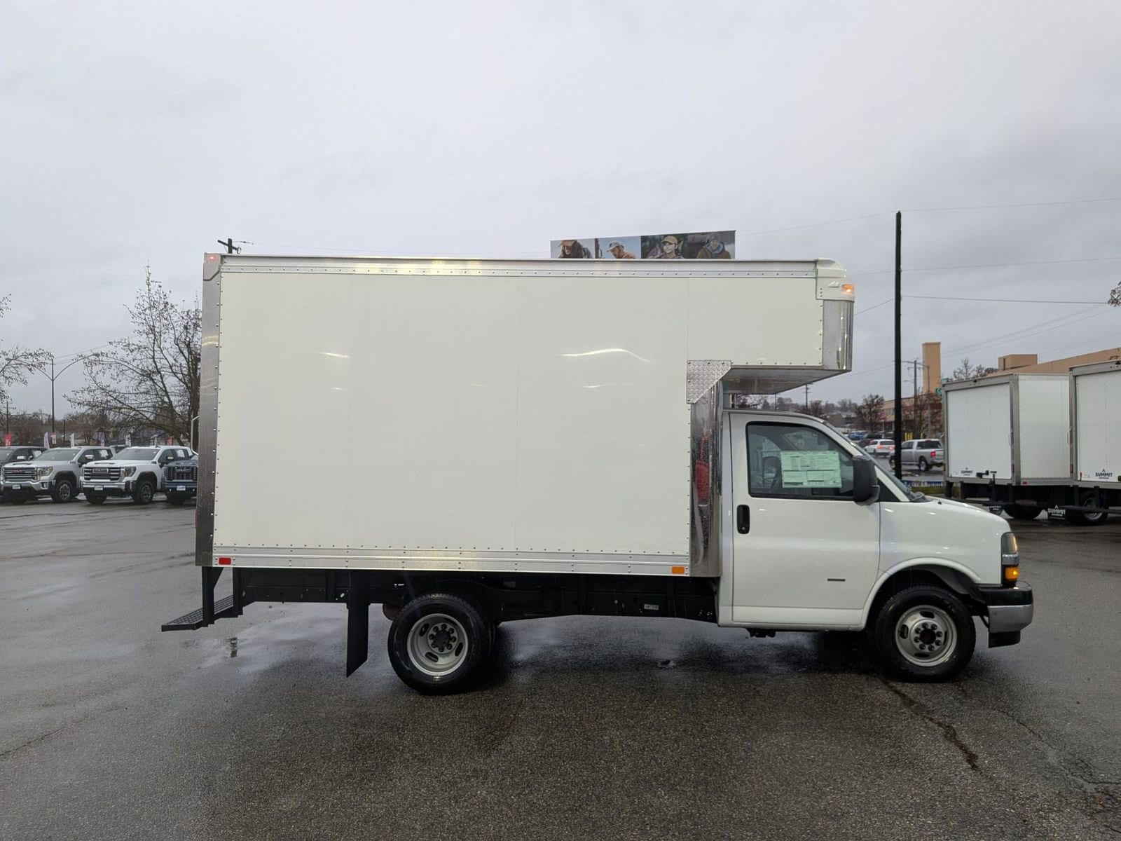 Thumbnail: 2024 Chevrolet Express - 7