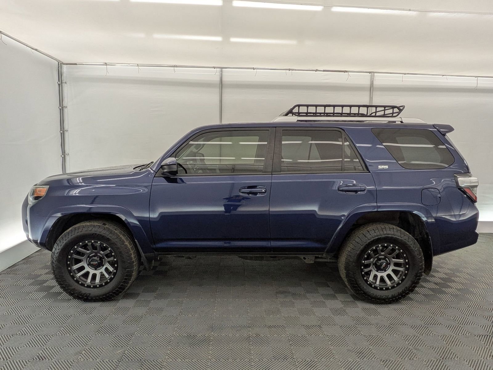 Thumbnail: 2016 Toyota 4Runner - 3