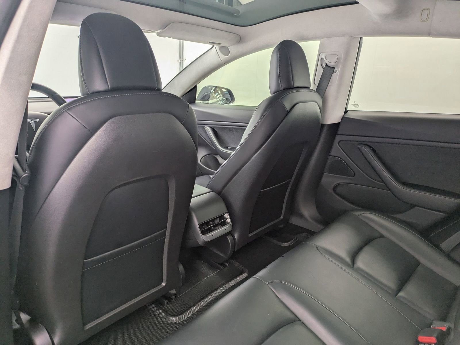 Thumbnail: 2017 Tesla Model 3 - 17
