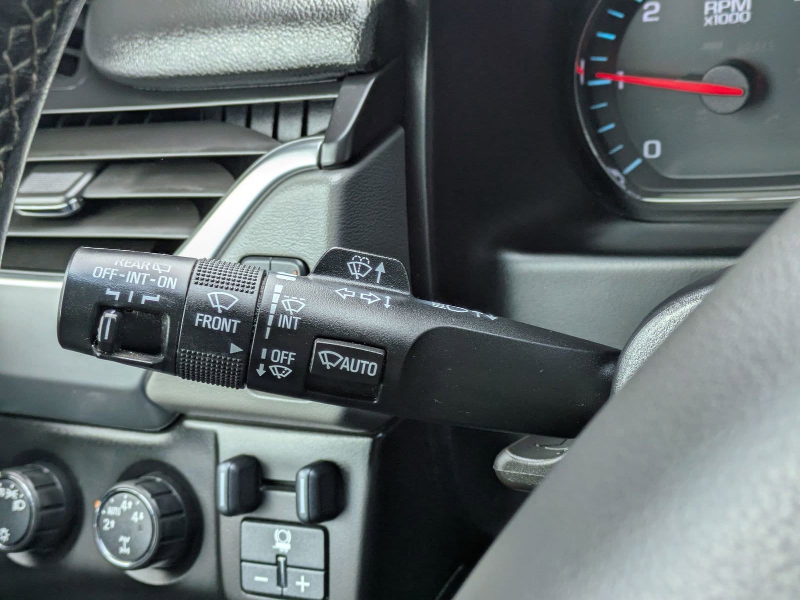 Thumbnail: 2015 Chevrolet Tahoe - 27