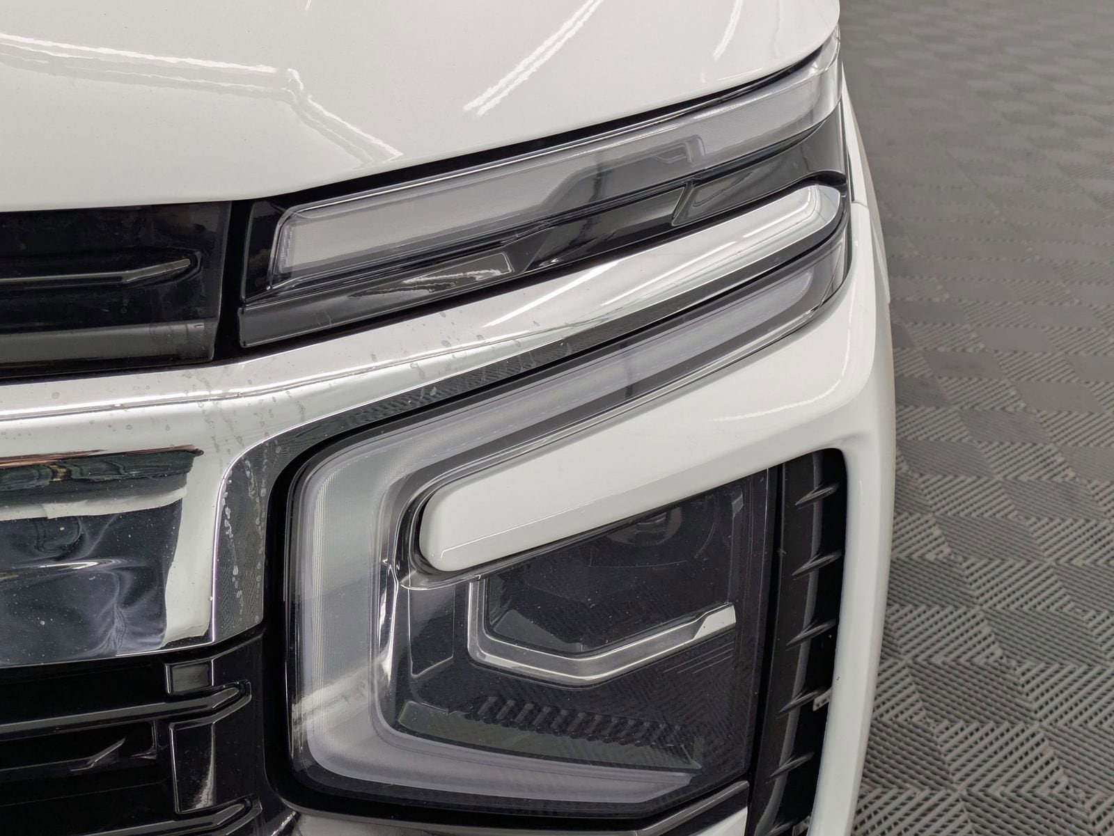 Thumbnail: 2025 Chevrolet Suburban - 9