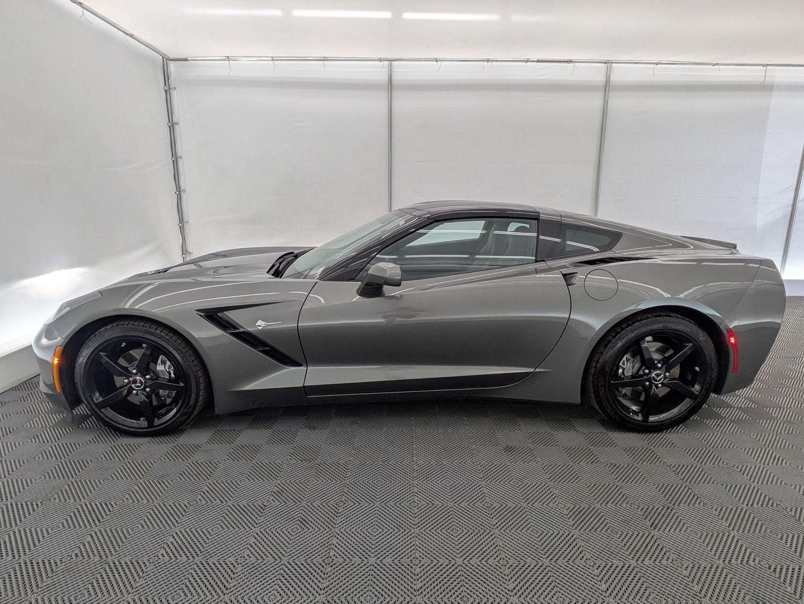Thumbnail: 2015 Chevrolet Corvette - 3