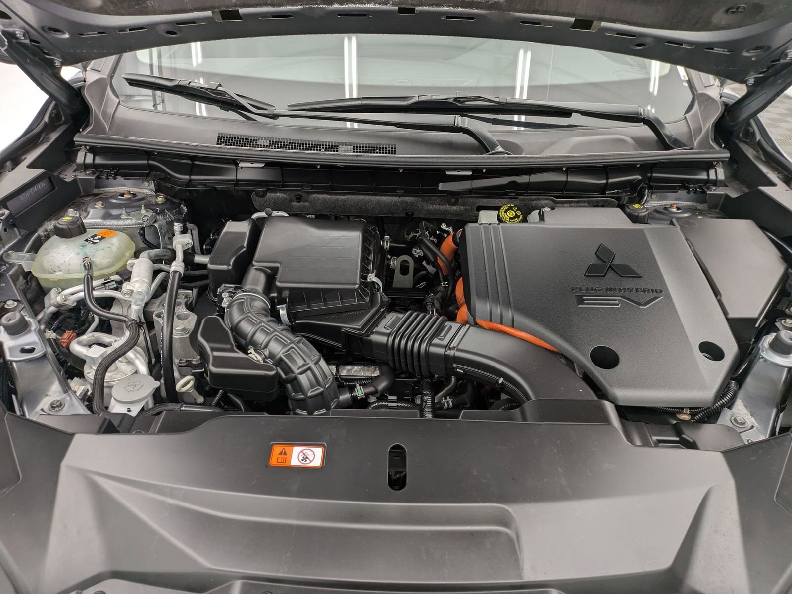 Thumbnail: 2023 Mitsubishi Outlander - 15