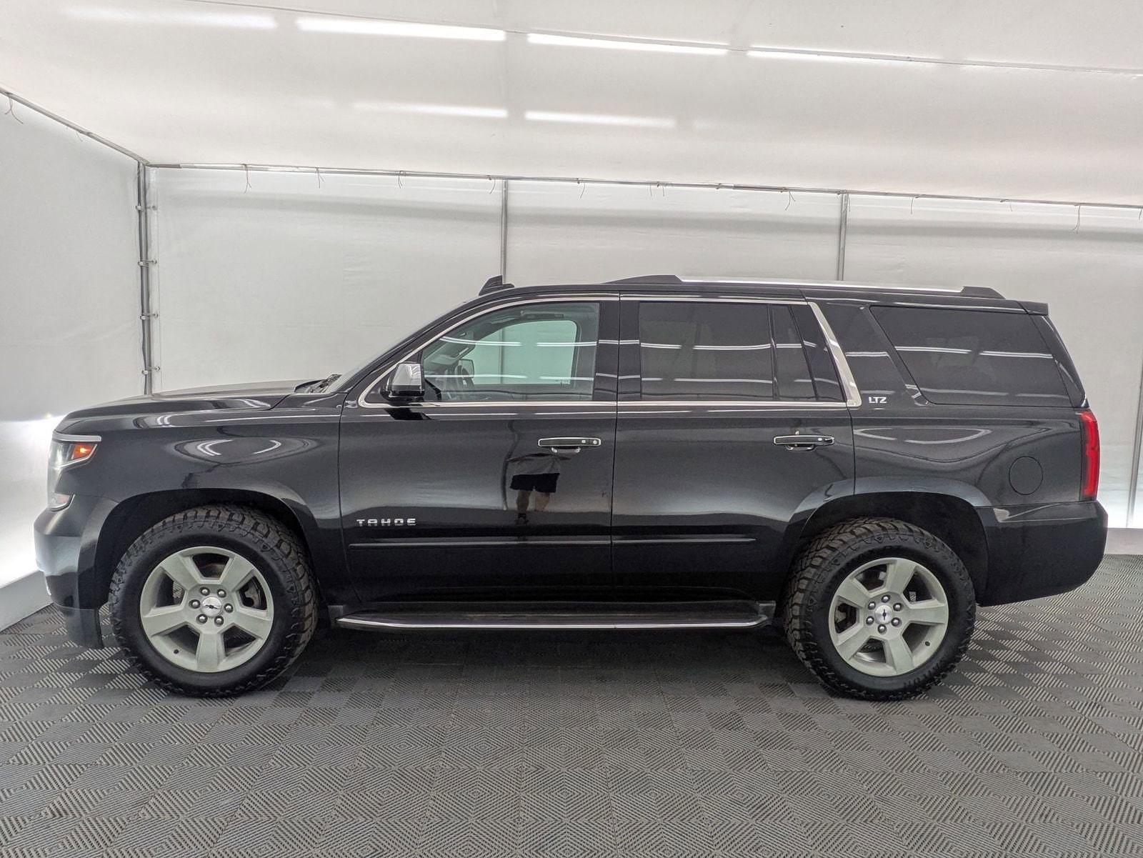 Thumbnail: 2016 Chevrolet Tahoe - 3